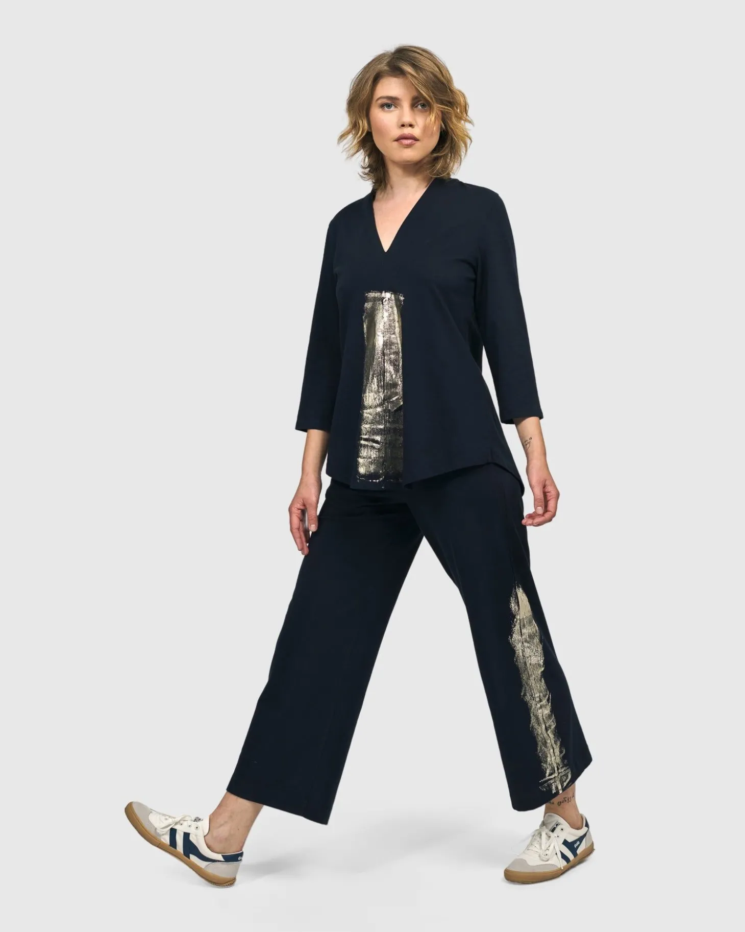 Women Alembika Alaska V-Neck Top, Navy