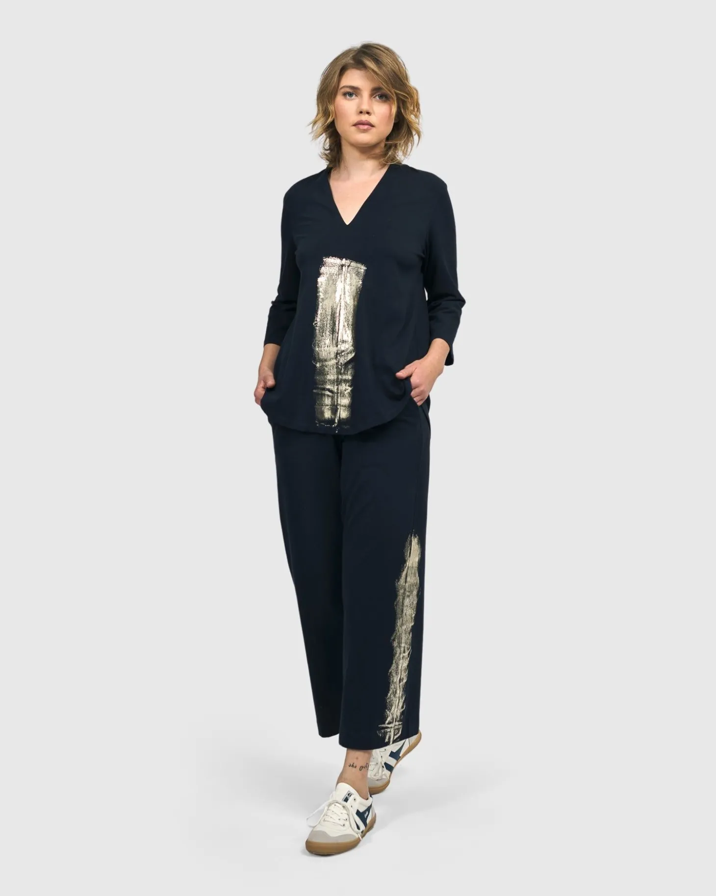 Women Alembika Alaska V-Neck Top, Navy