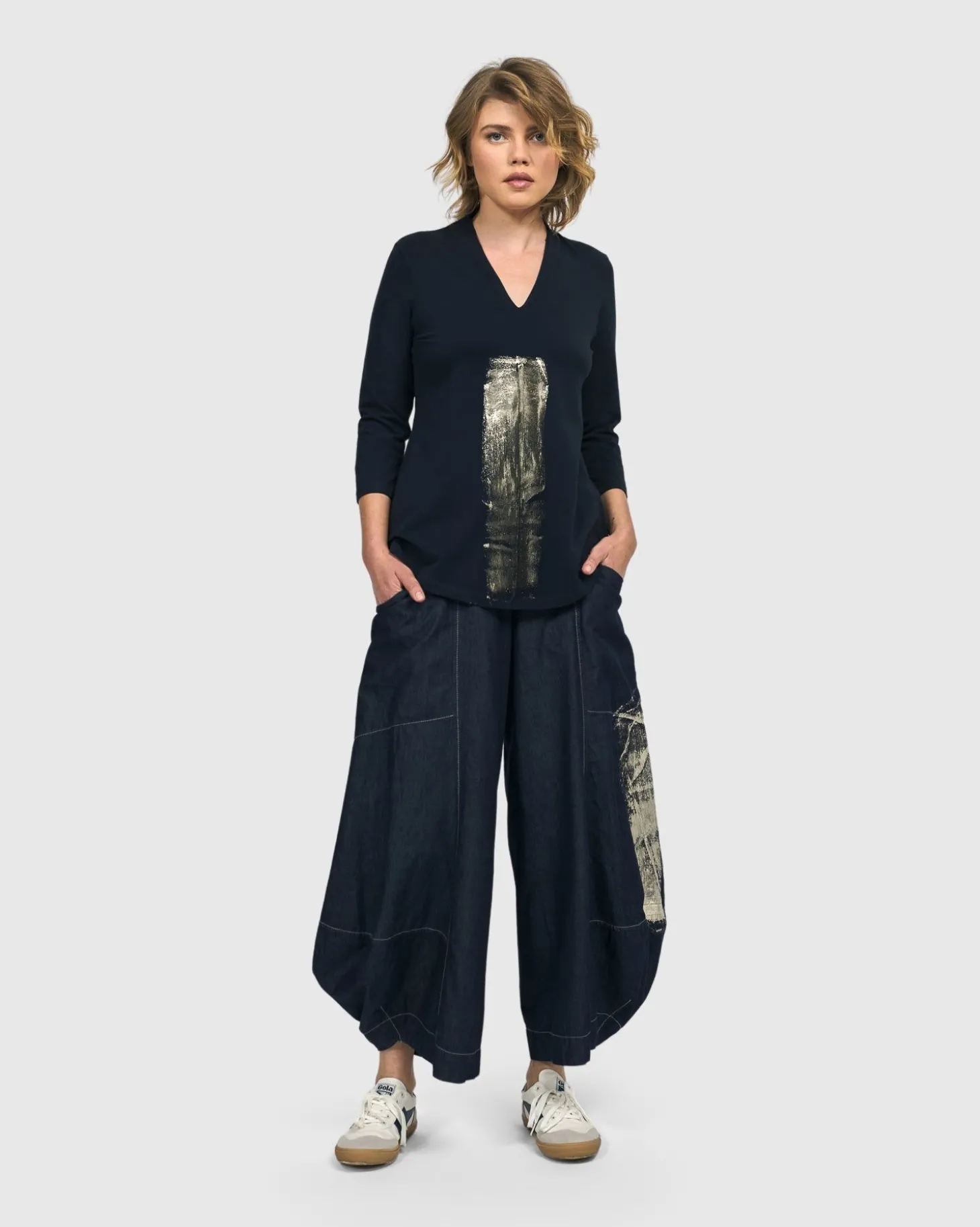 Women Alembika Alaska V-Neck Top, Navy