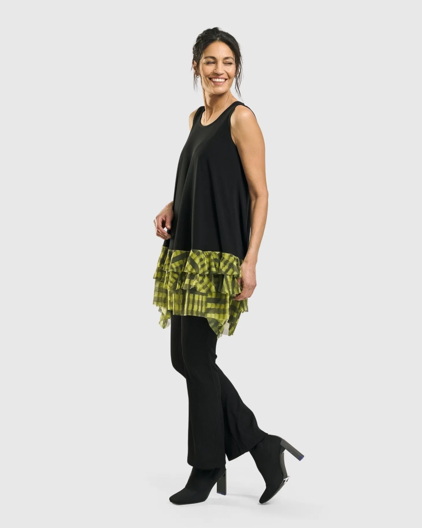 Women Alembika Busy Bee Sleeveless Tunic Top, Yellow