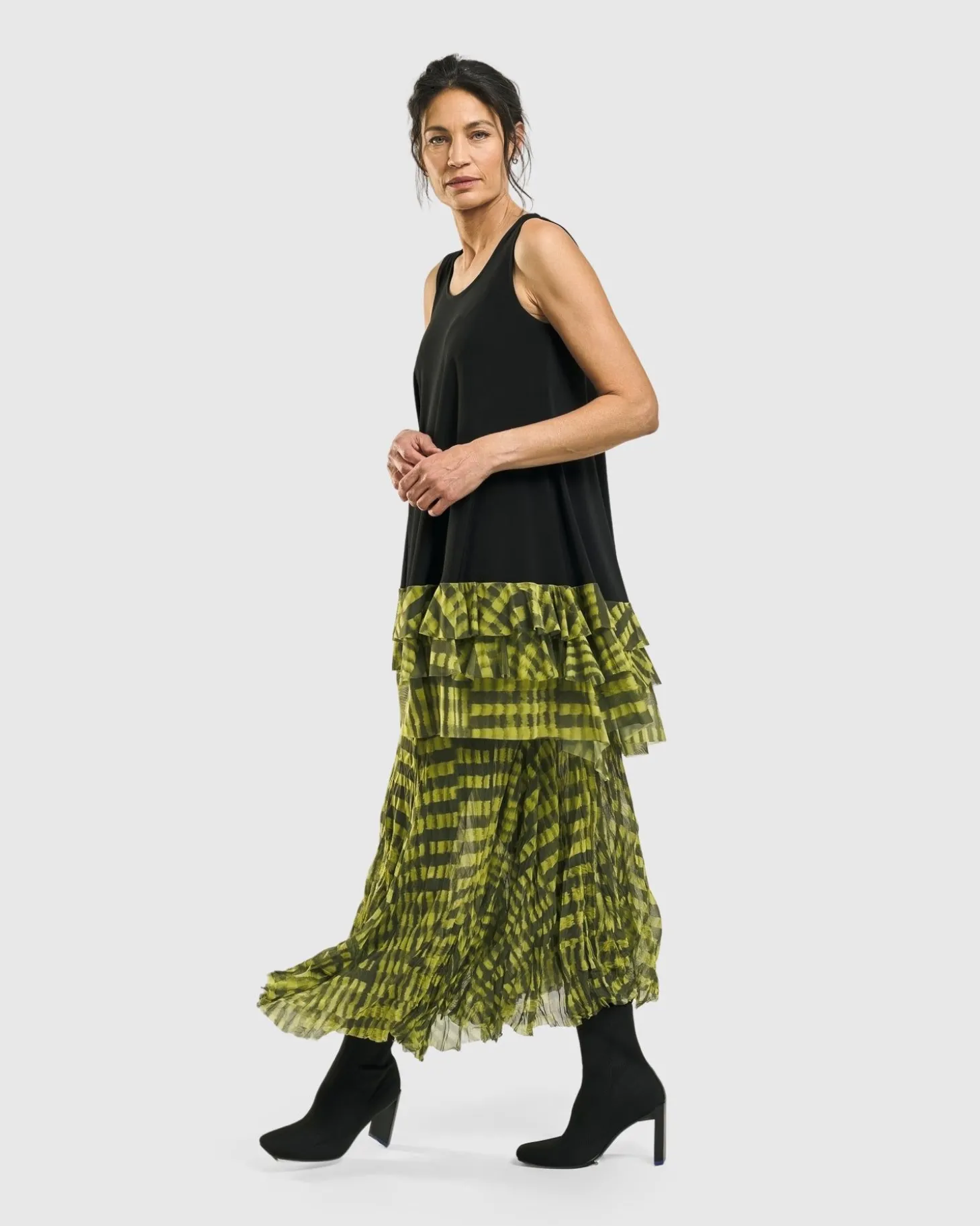 Women Alembika Busy Bee Sleeveless Tunic Top, Yellow