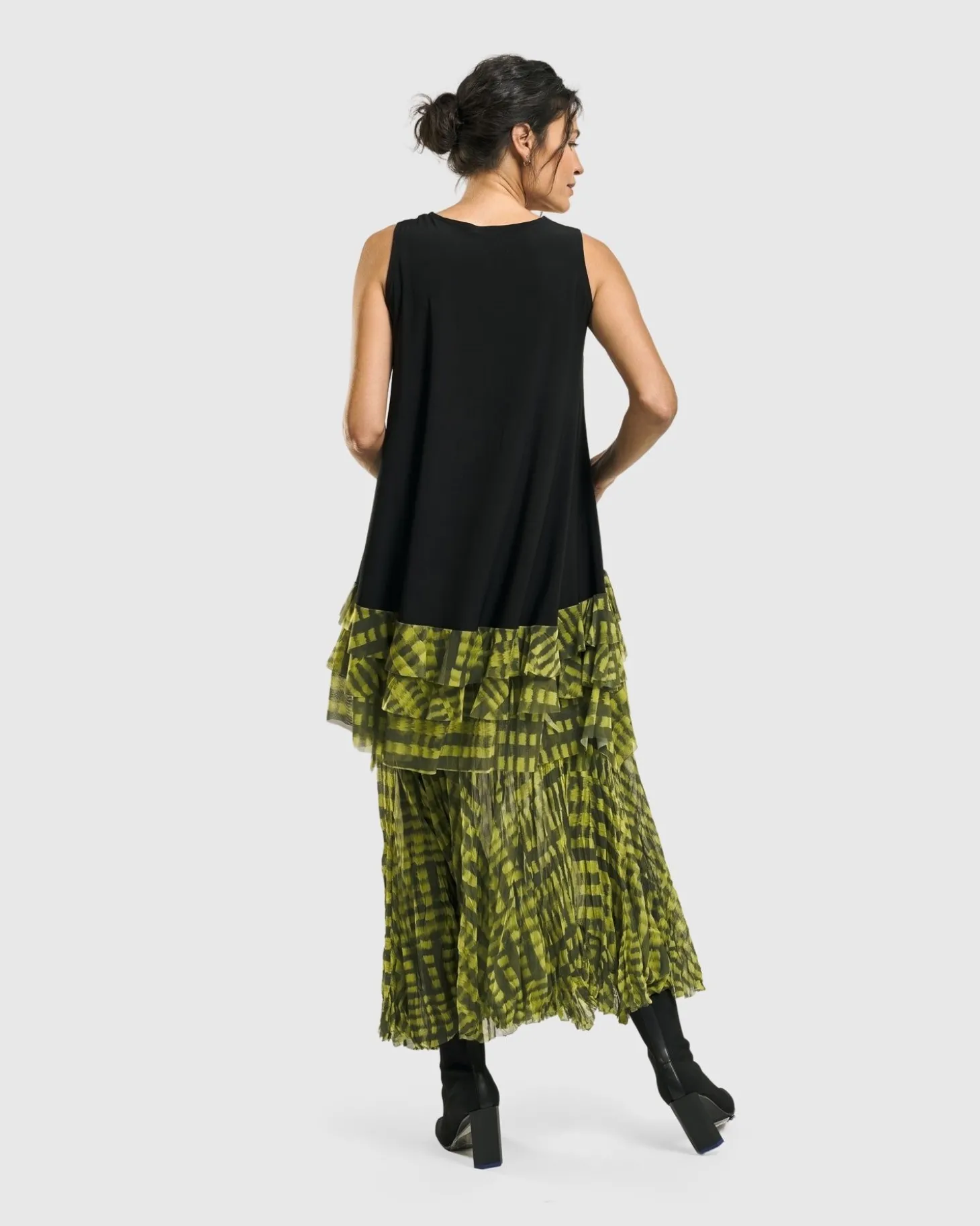 Women Alembika Busy Bee Sleeveless Tunic Top, Yellow