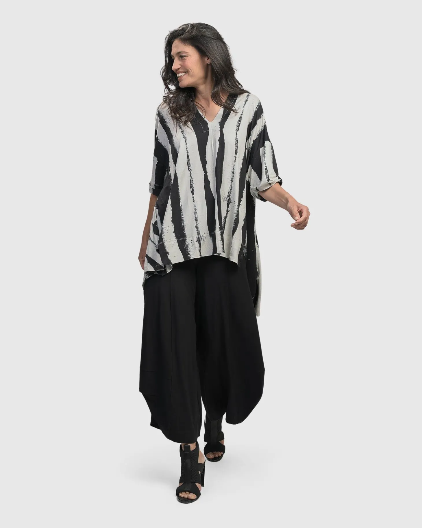 Women Alembika Charisma V Neck Hi-Lo Trapeze Top, Grunge