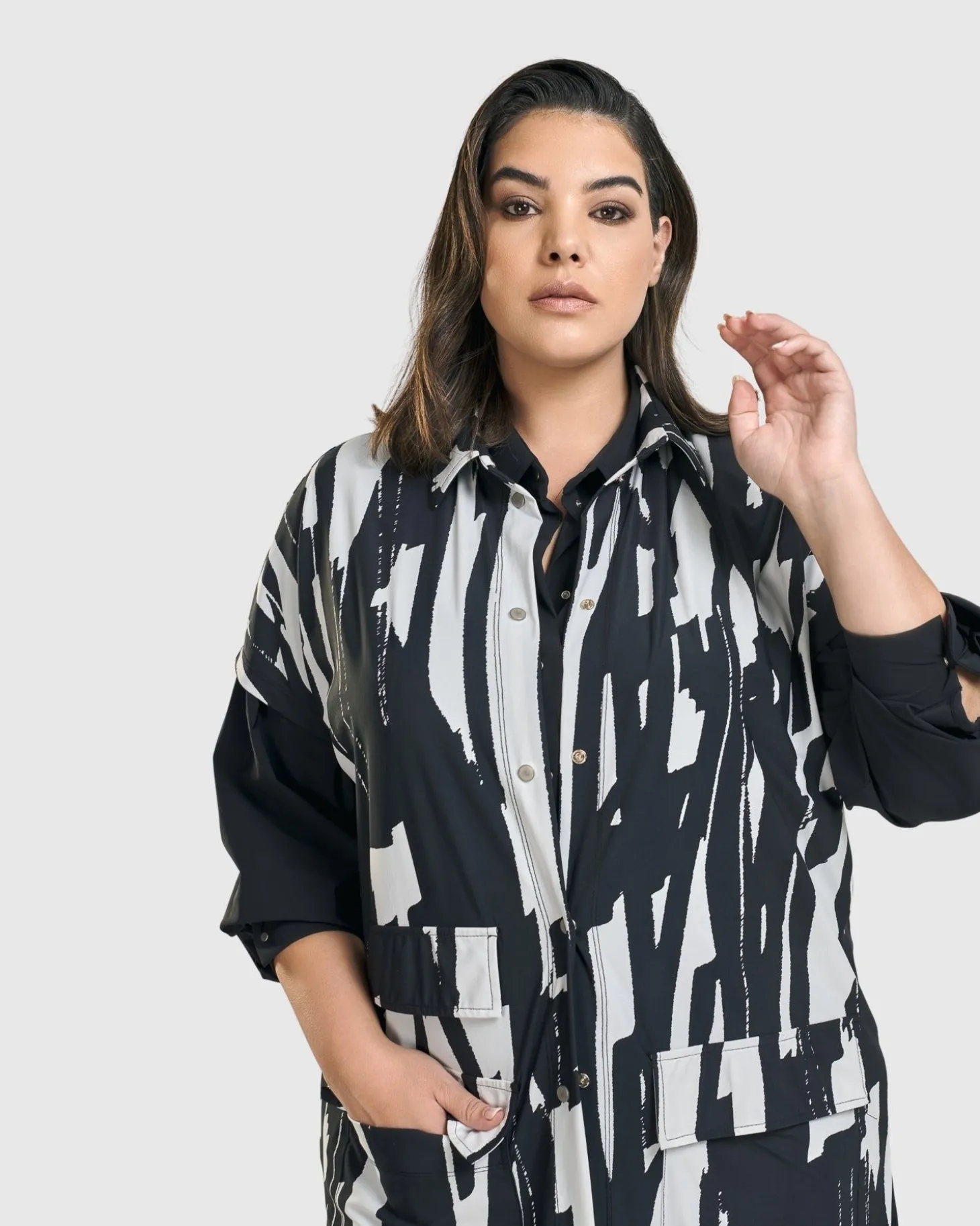 Women Alembika Cyber Short Sleeve Duster, Brush