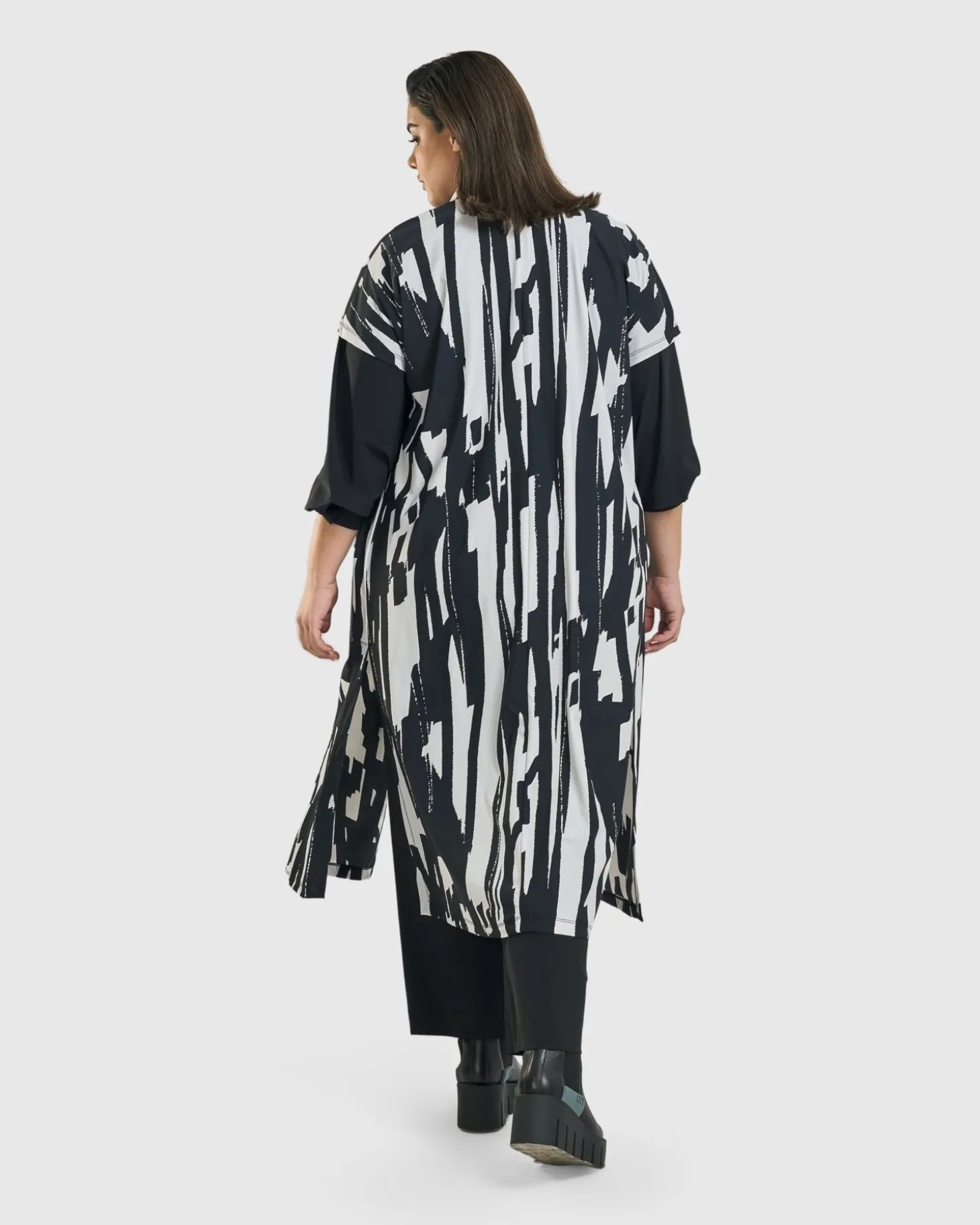 Women Alembika Cyber Short Sleeve Duster, Brush