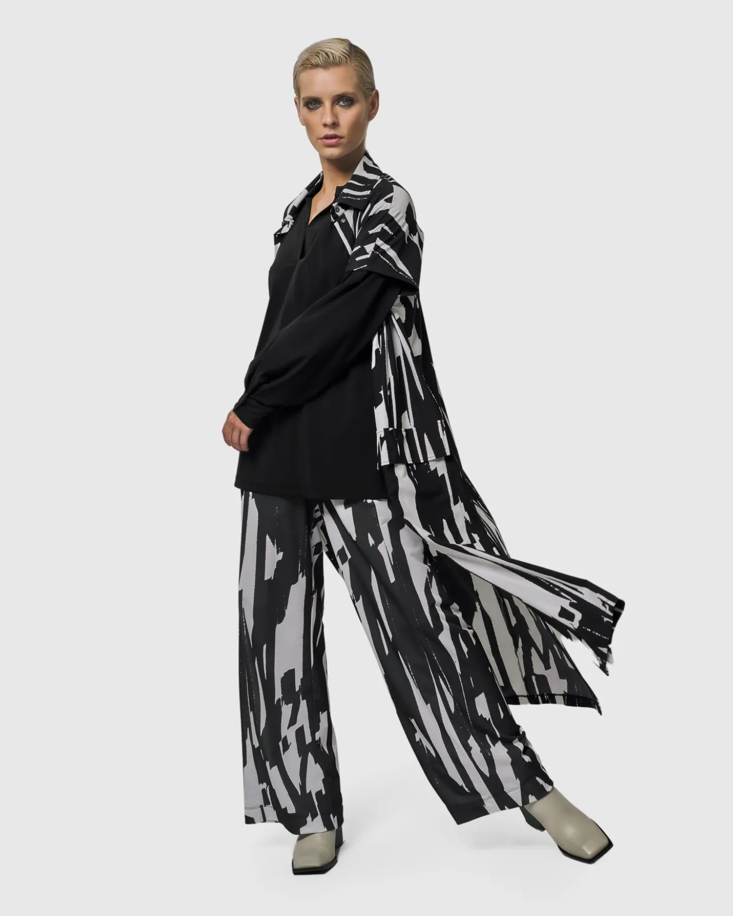 Women Alembika Cyber Short Sleeve Duster, Brush