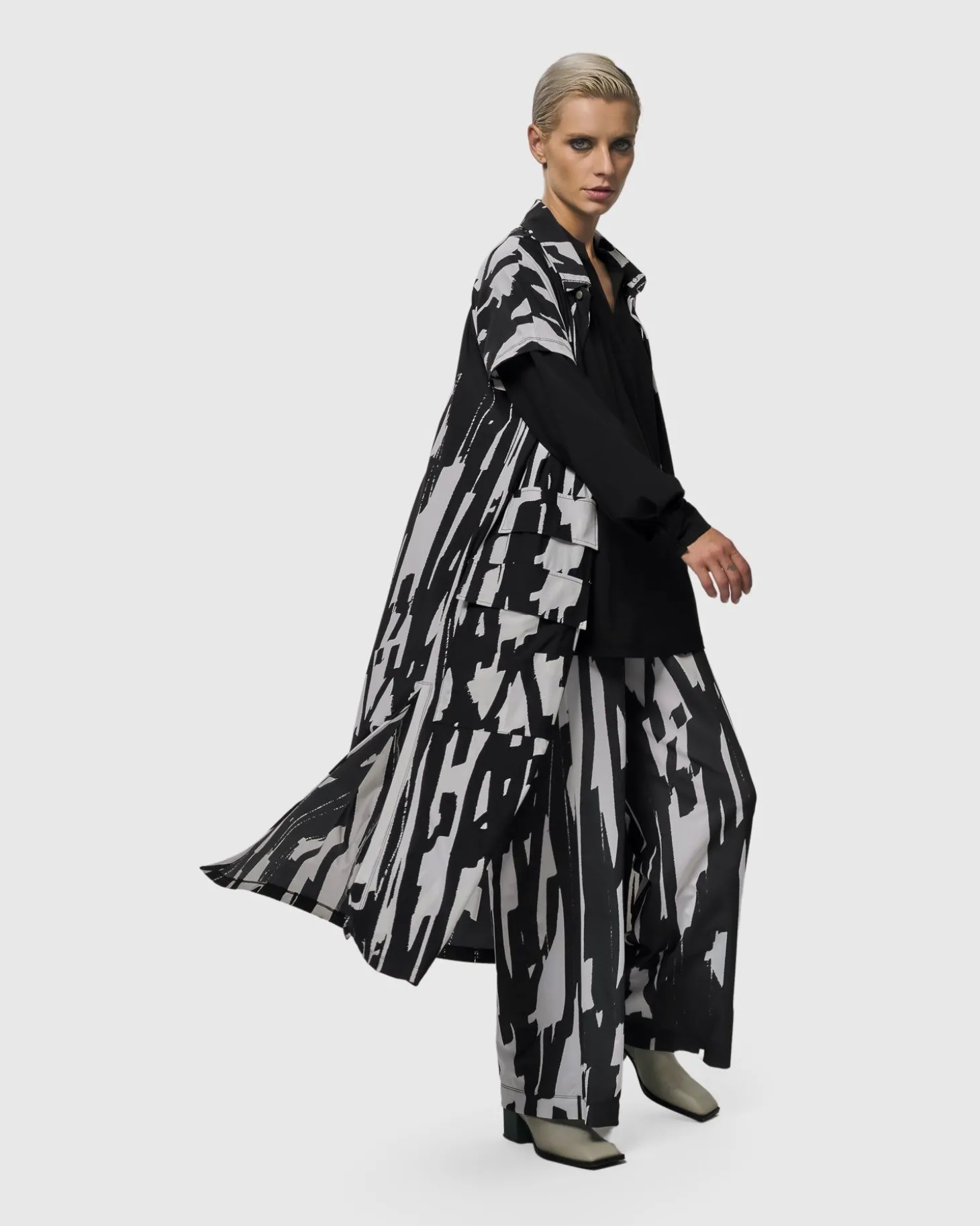 Women Alembika Cyber Short Sleeve Duster, Brush