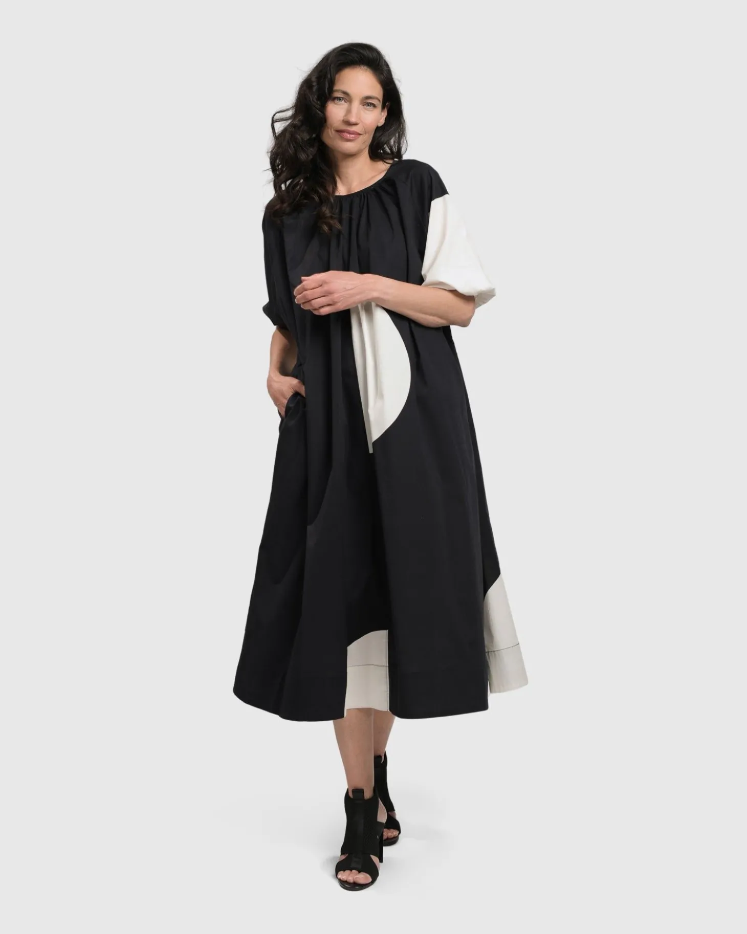 Women Alembika Debbie Muumuu Dress, Mono