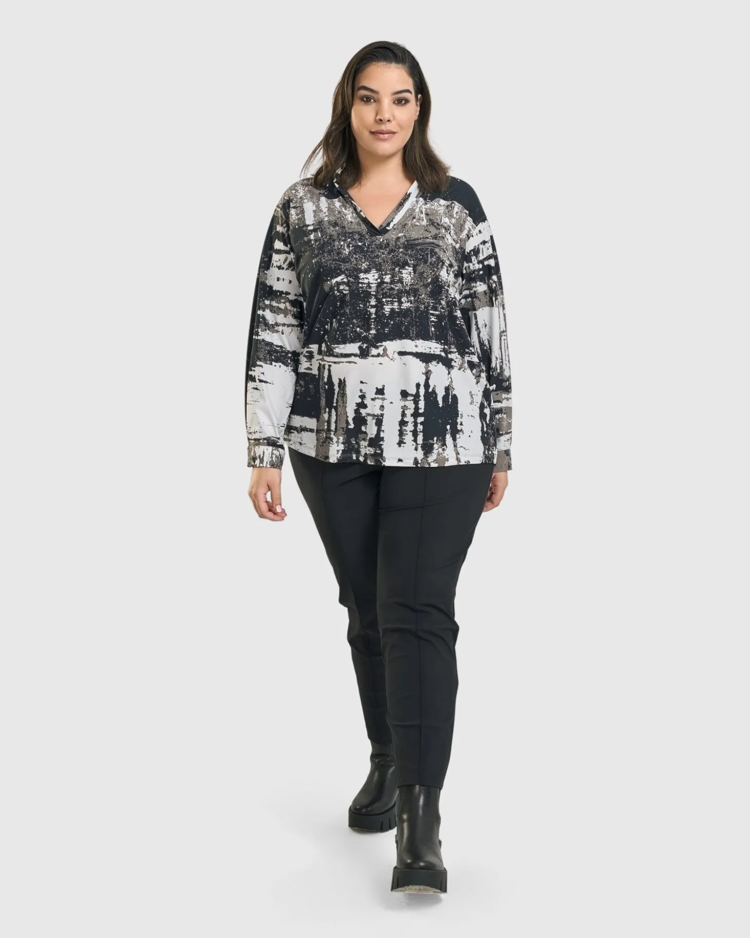 Women Alembika Digi V-Neck Pullover Top, Marble