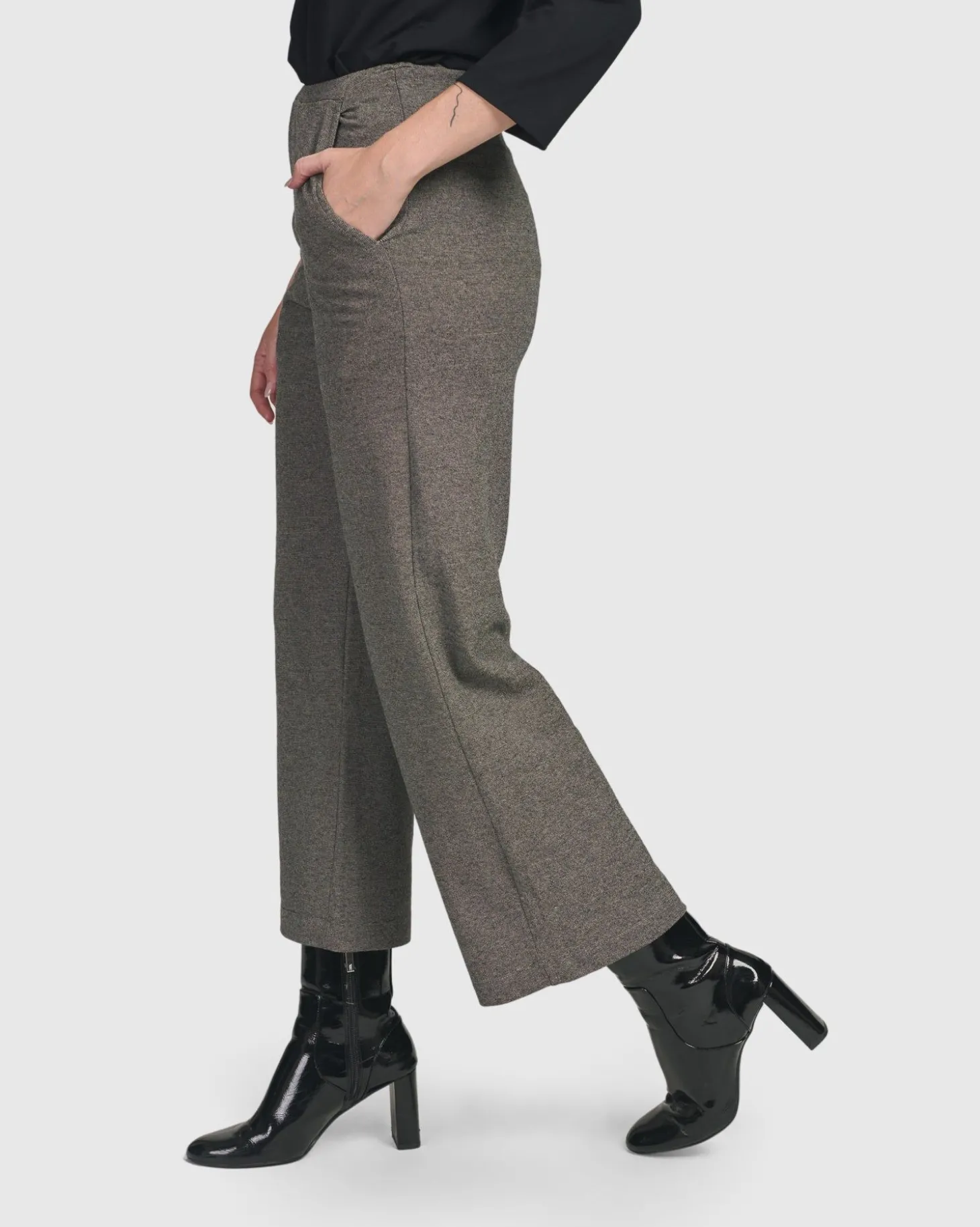 Women Alembika Essential Cropped Pants, Fog