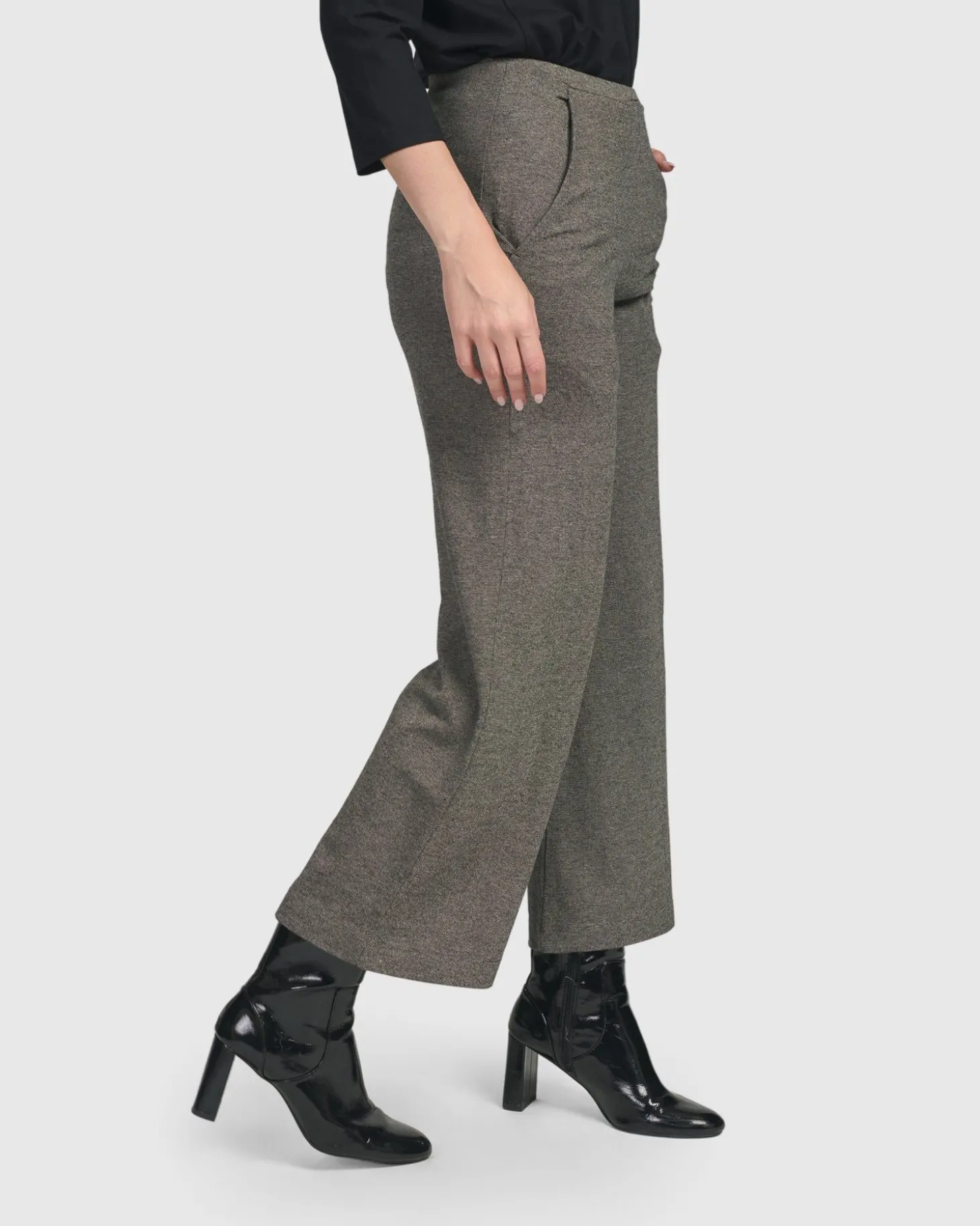 Women Alembika Essential Cropped Pants, Fog