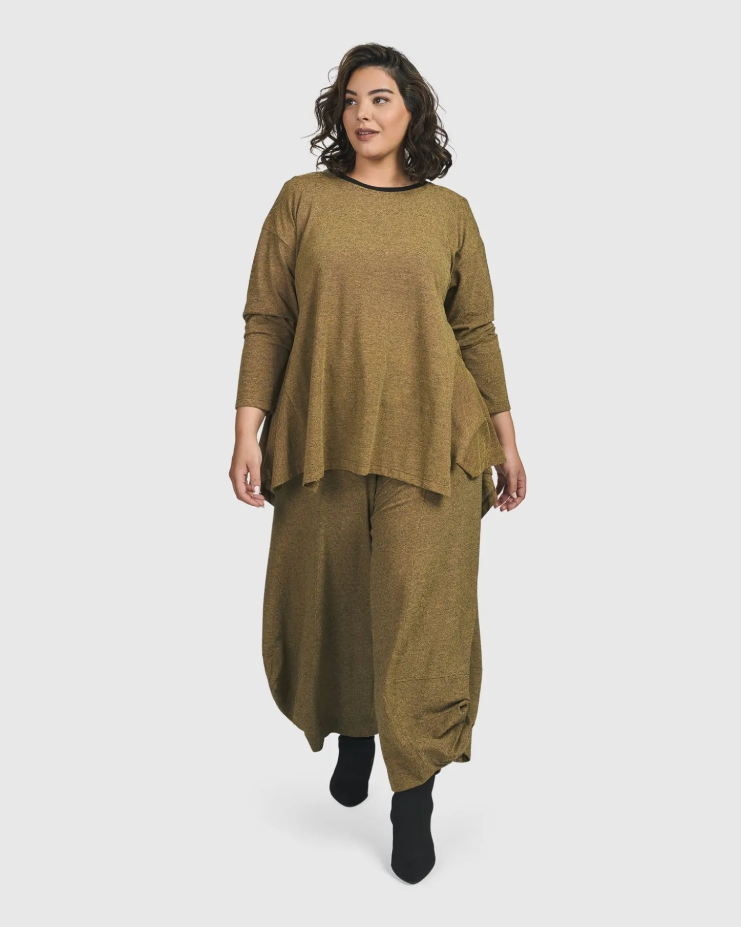 Women Alembika Essential Flared Top, Honey
