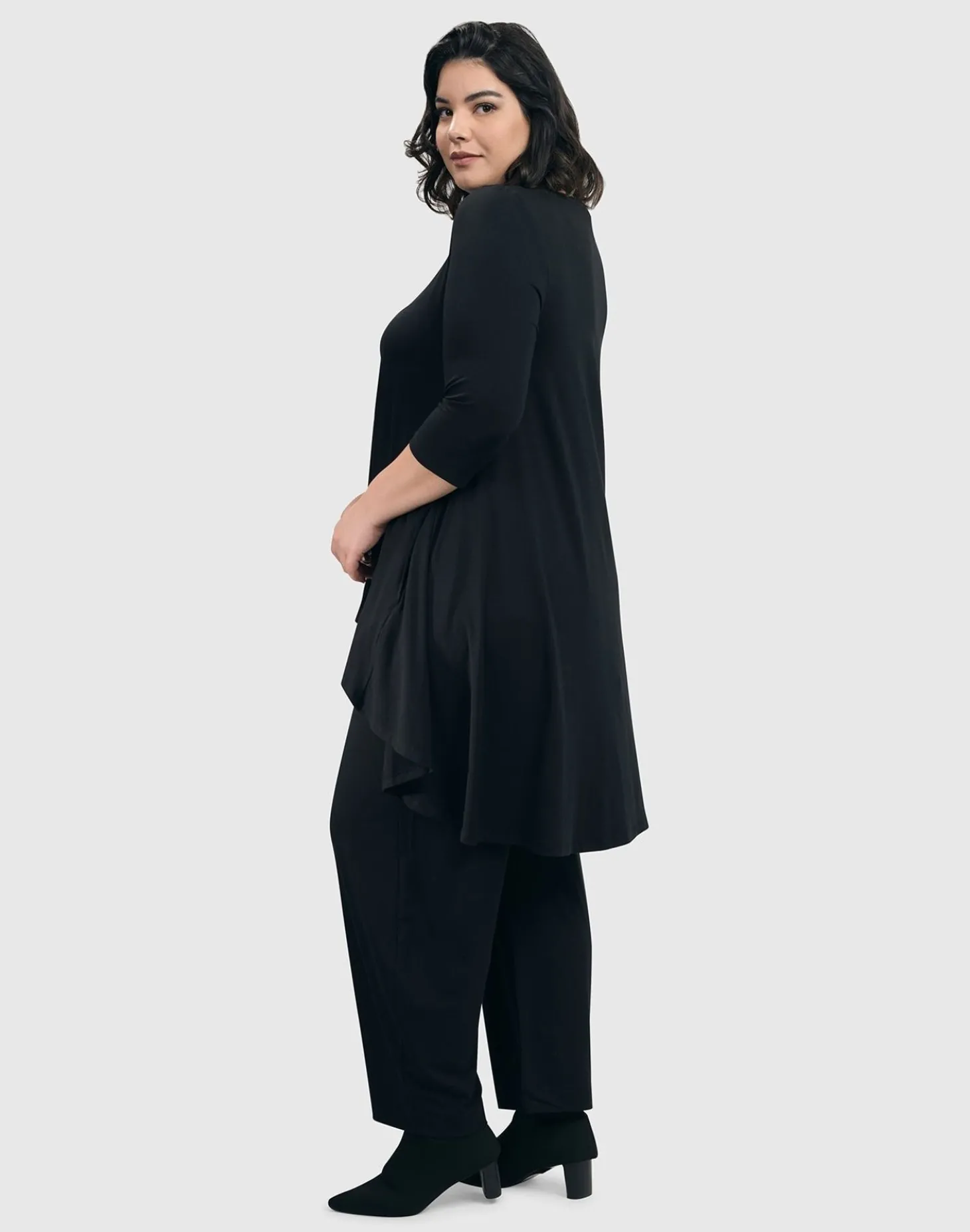 Women Alembika Essential Flow Pants, Black
