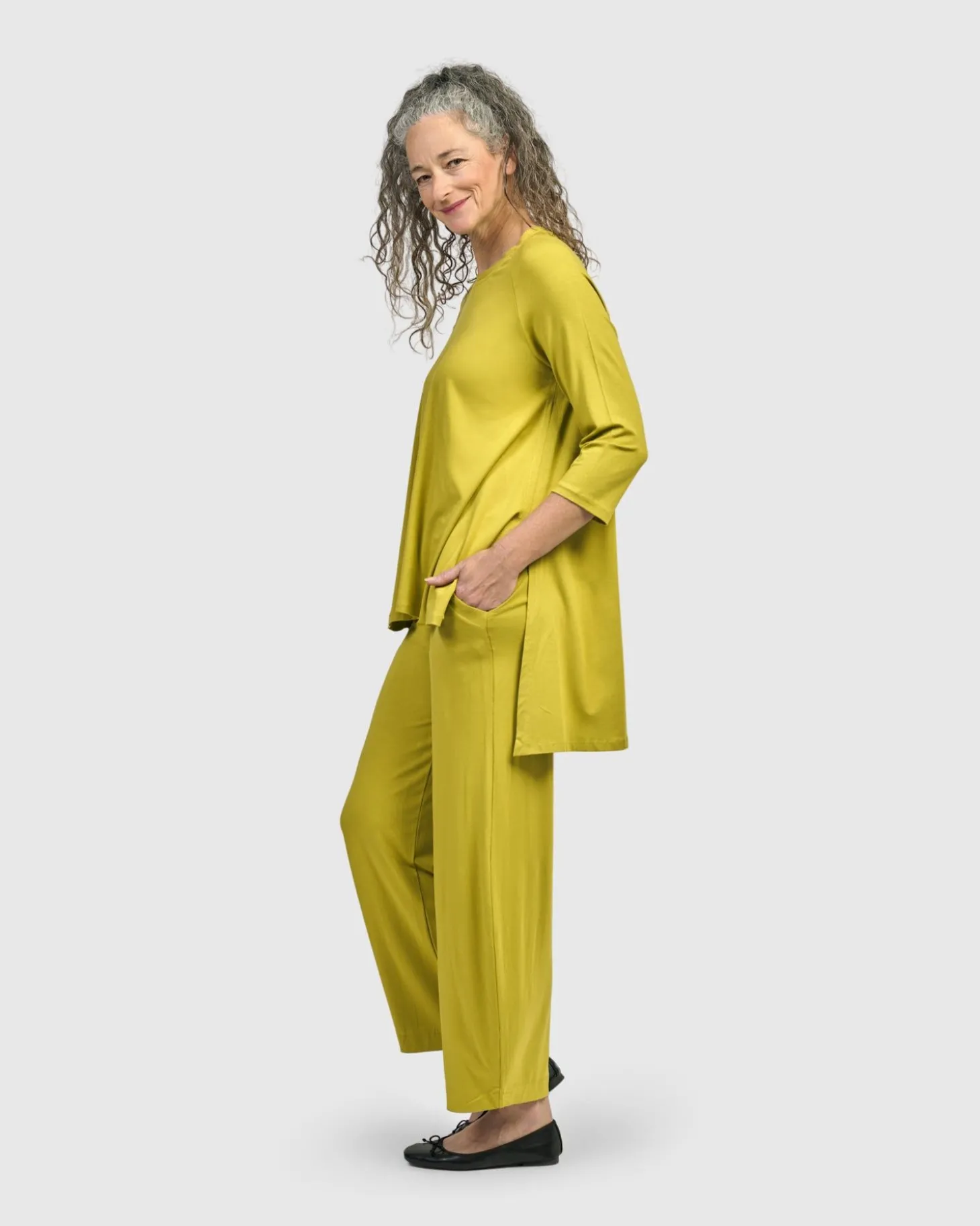 Women Alembika Essential Flow Pants, Lime