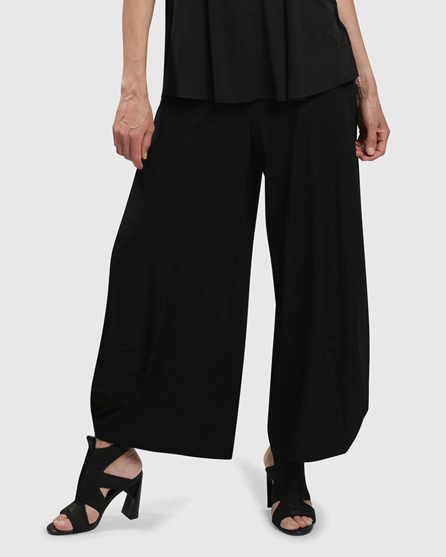 Women Alembika Essential Punto Pants, Black