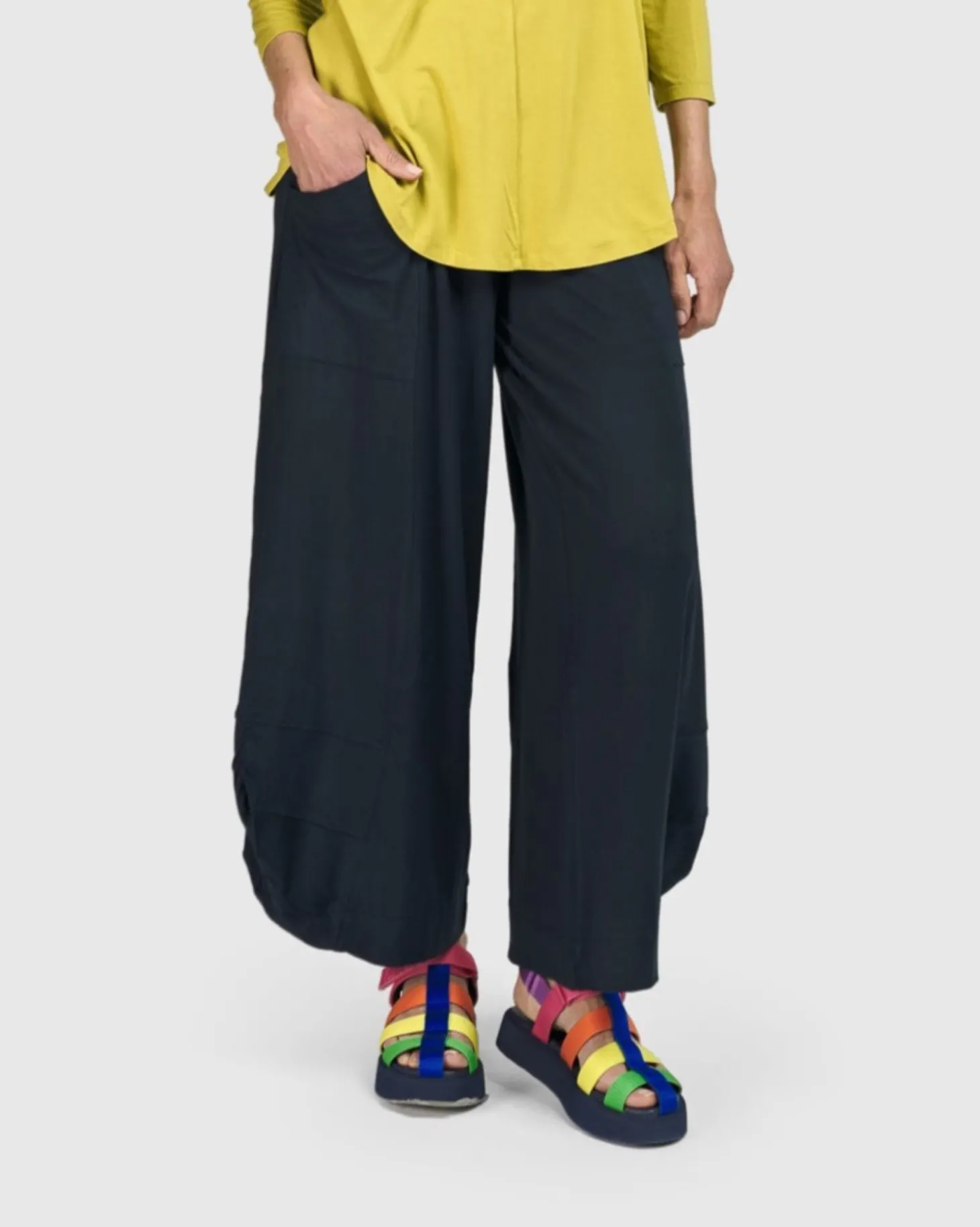Women Alembika Essential Punto Pockets Pants, Ocean