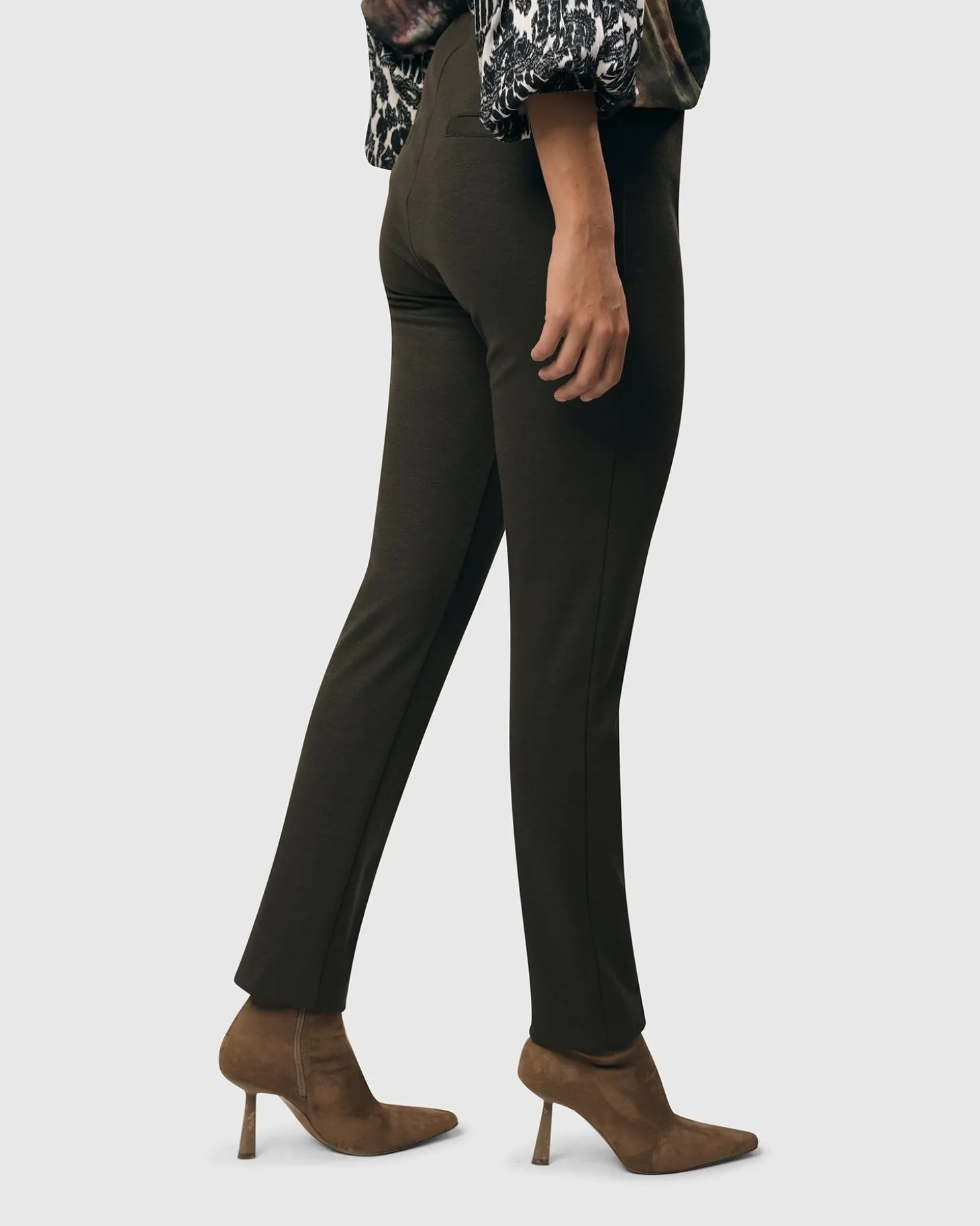 Women Alembika Essential Slim Pants, Woods