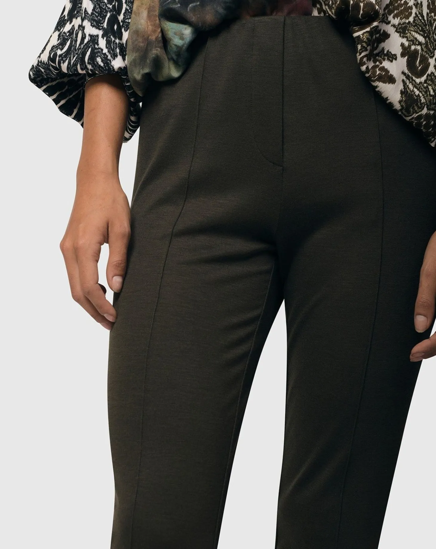 Women Alembika Essential Slim Pants, Woods