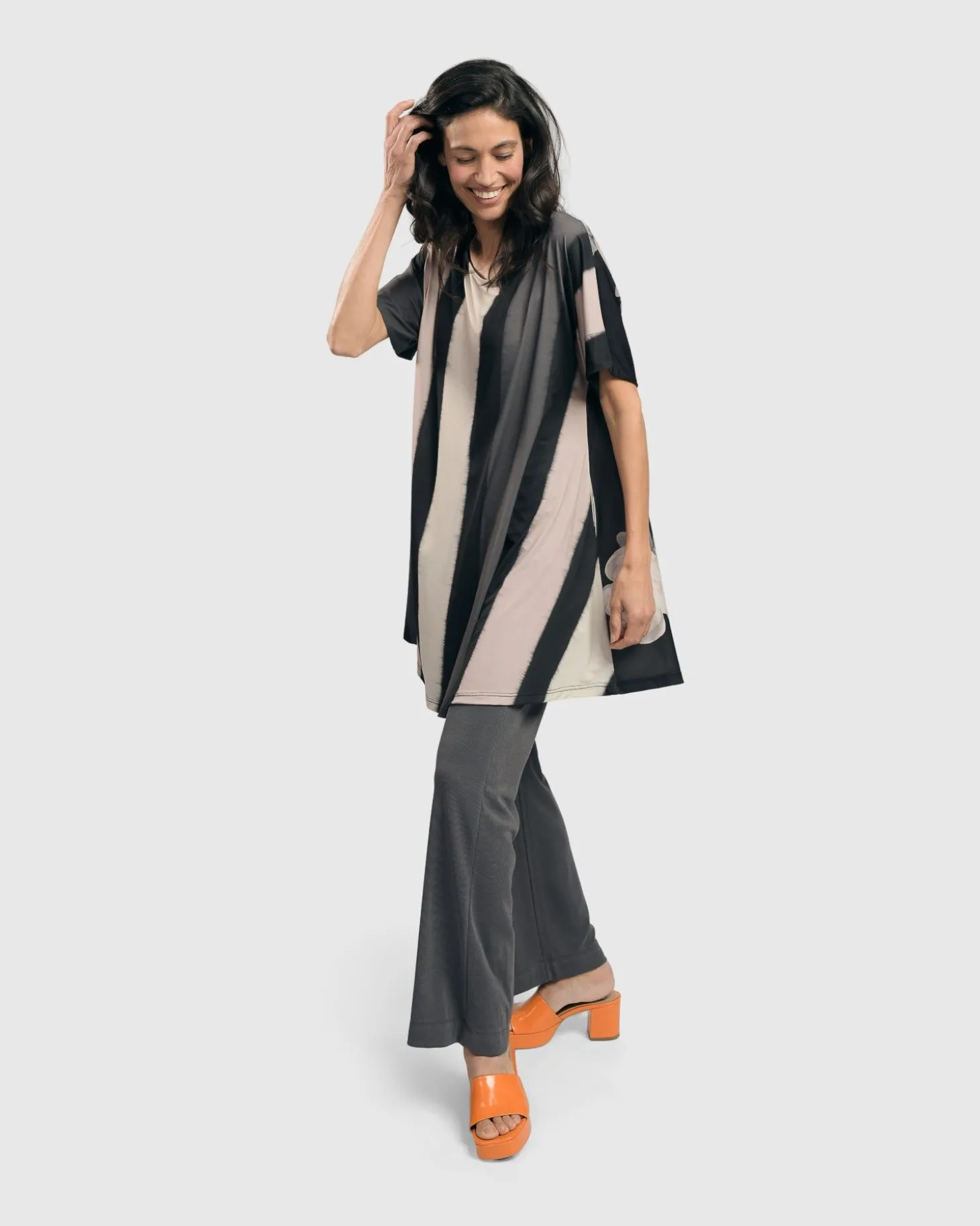 Women Alembika Essential Straight Leg Pants, Charcoal