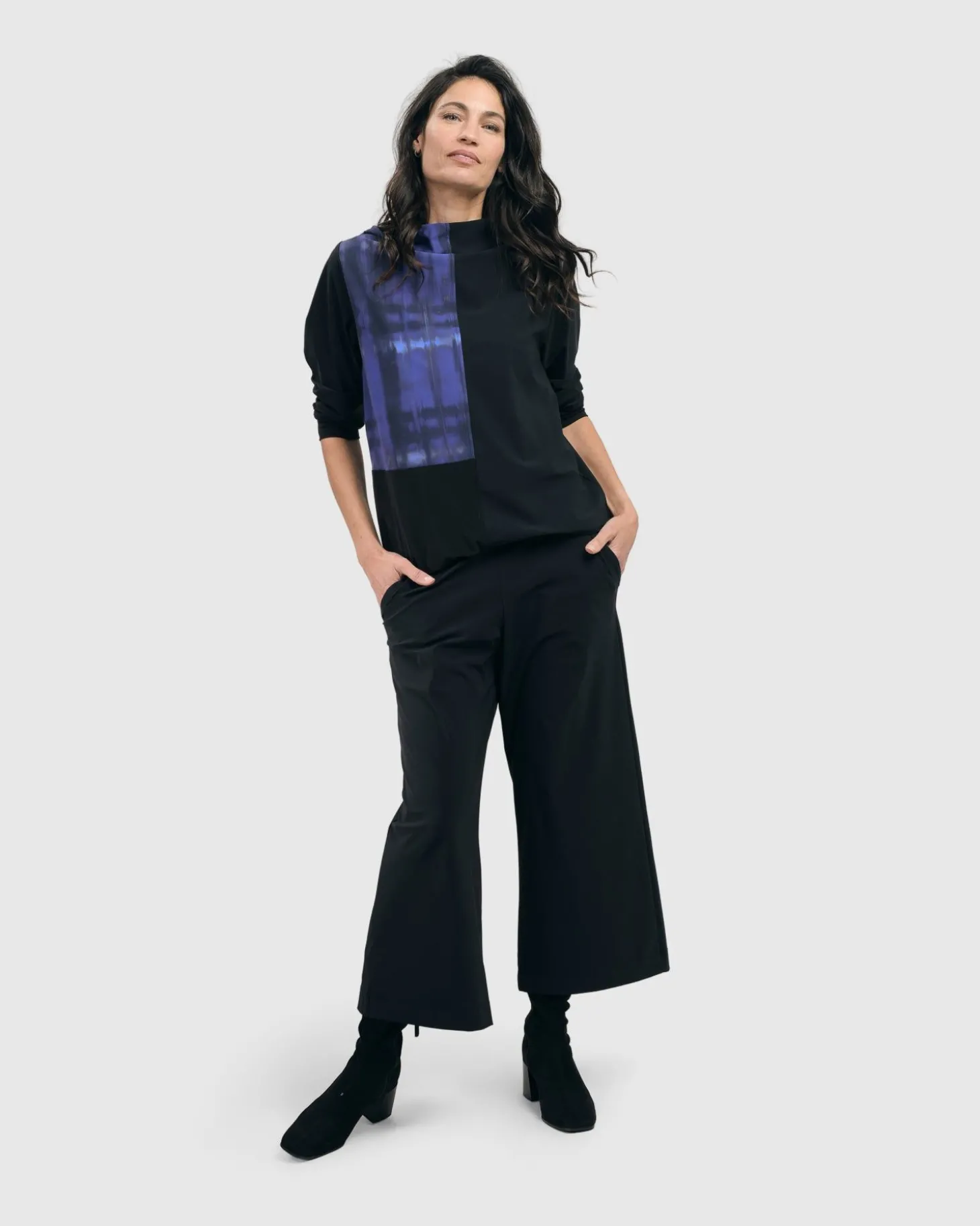 Women Alembika Essential Tekbika Cute Crop Pants, Black