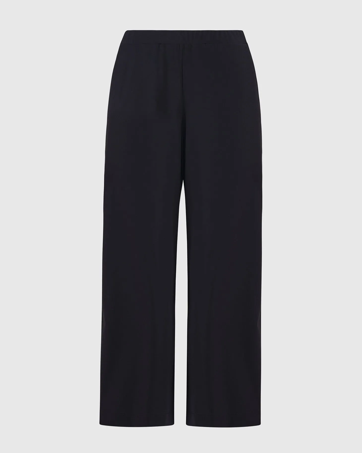 Women Alembika Essential Tekbika Cute Crop Pants, Black