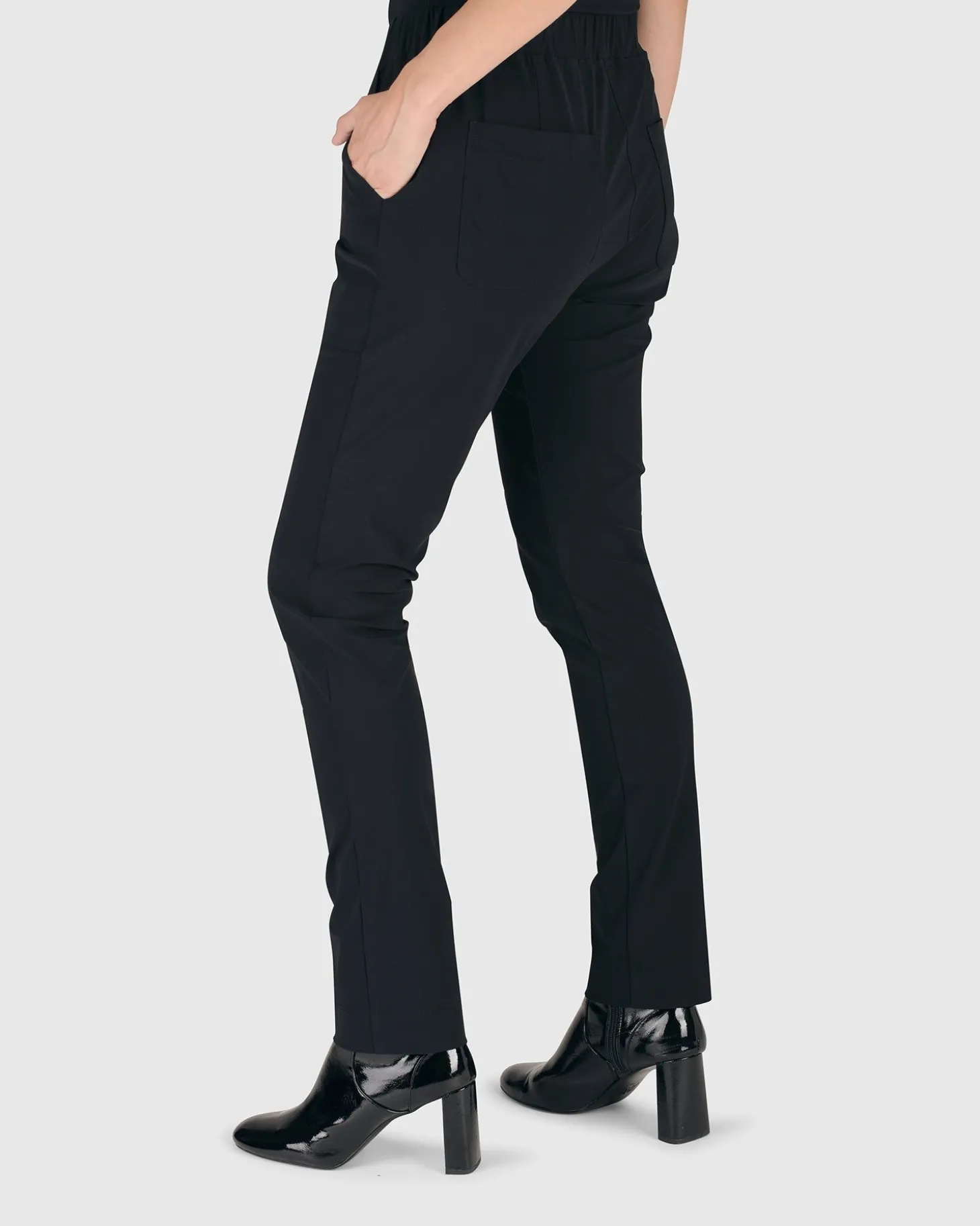 Women Alembika Essential Tekbika J-Pocket Slim Pants, Black