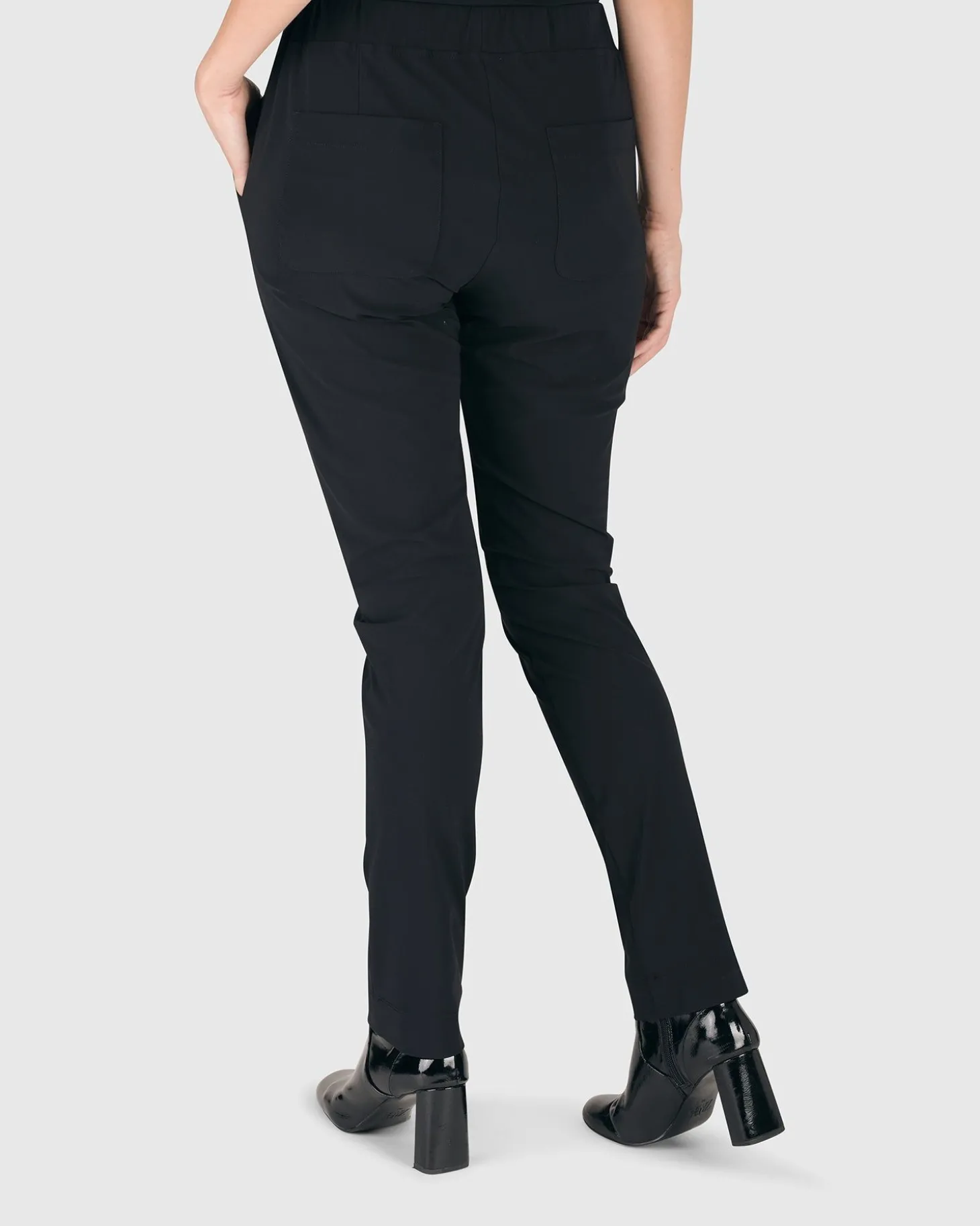 Women Alembika Essential Tekbika J-Pocket Slim Pants, Black