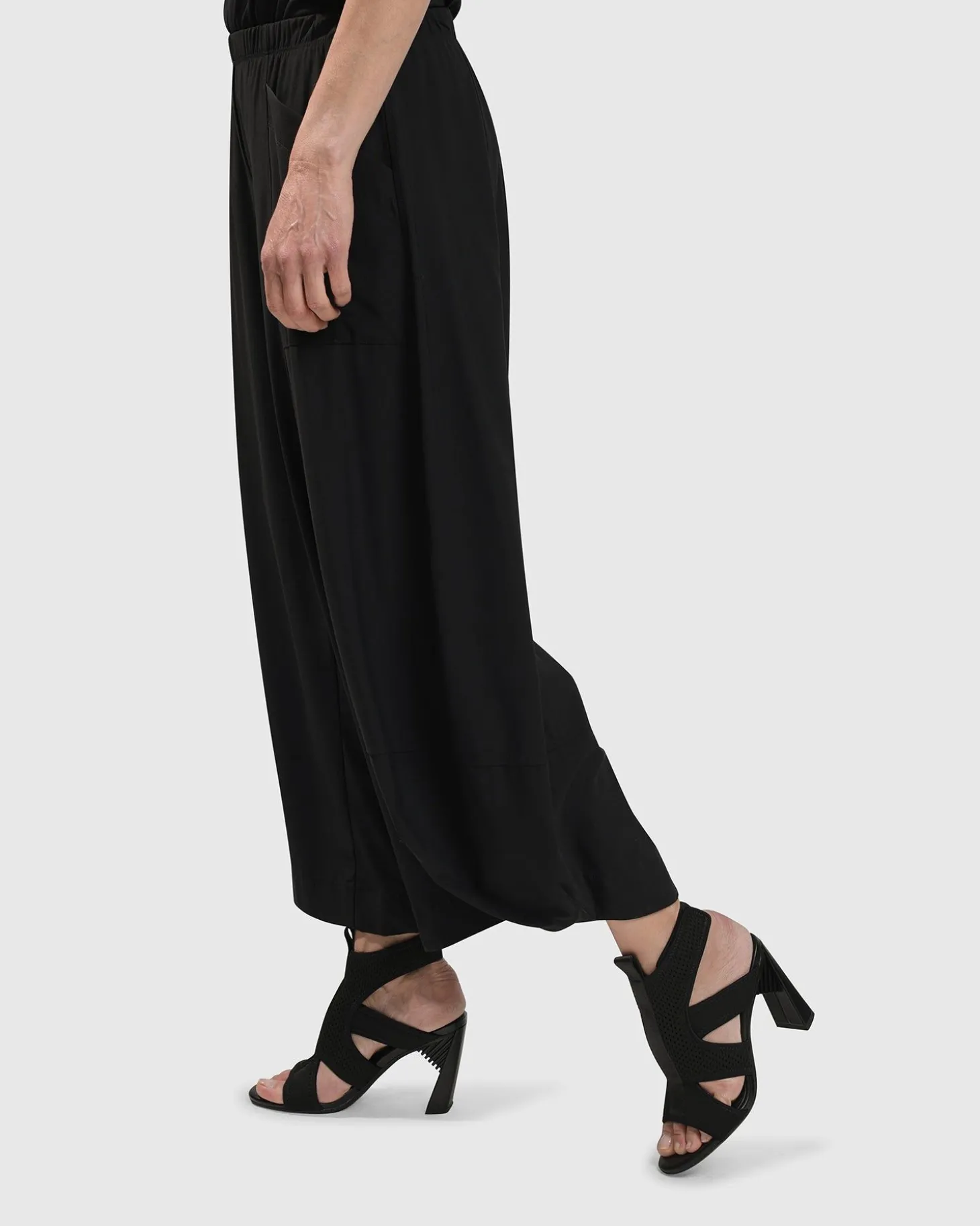 Women Alembika Essential Tekbika Pocket Punto Pants, Black