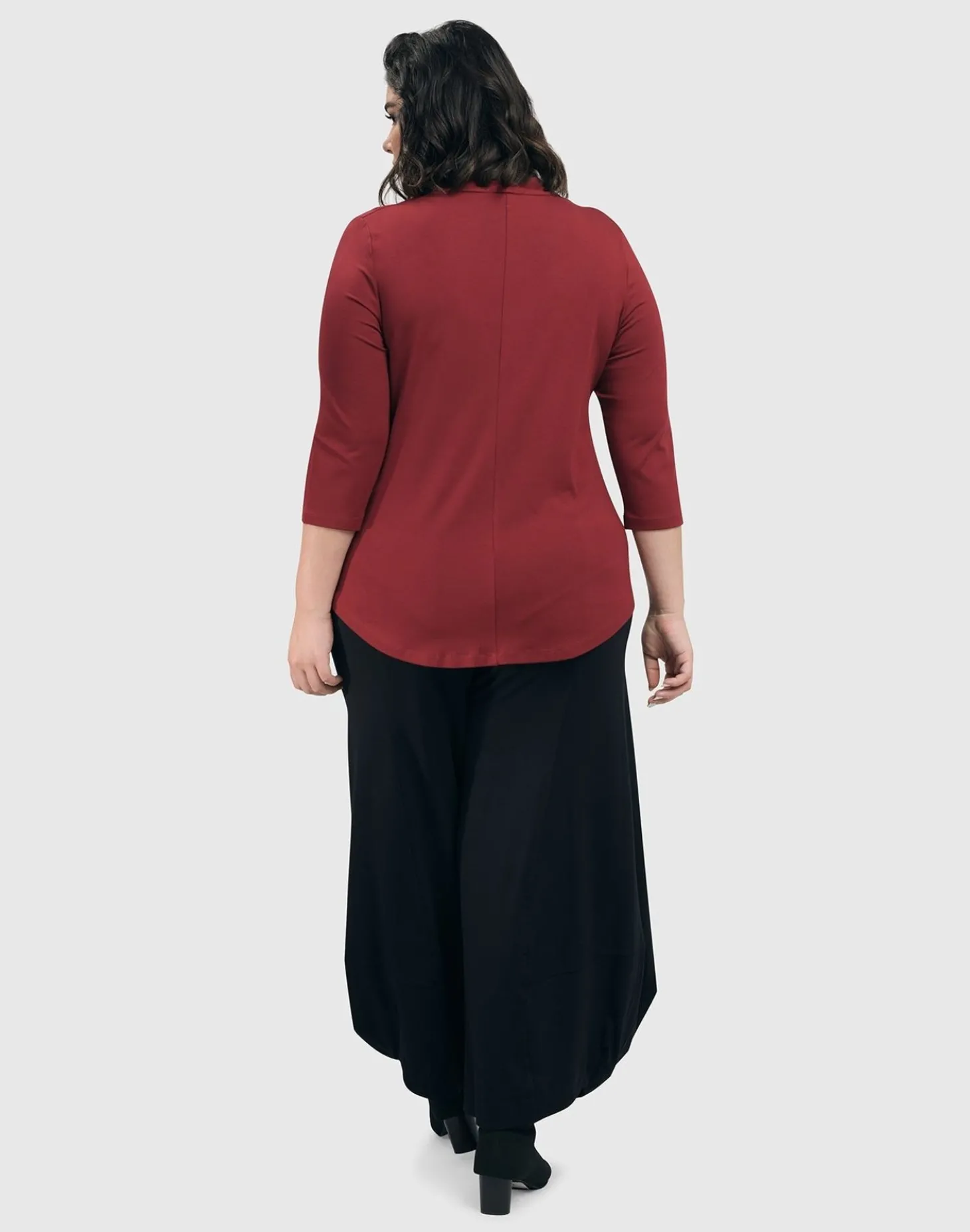 Women Alembika Essential V-Neck Top, Plum