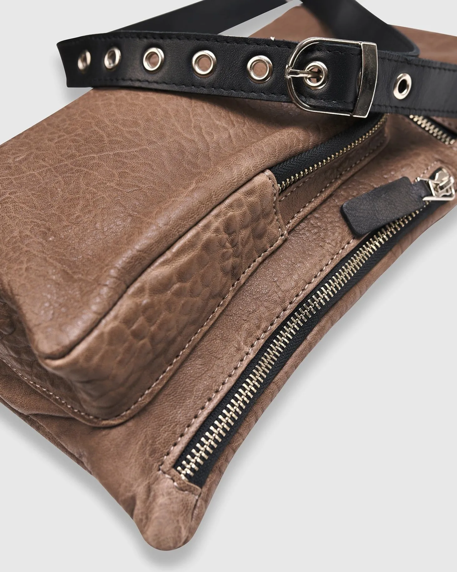 Women Alembika Flat Stash Pouch Bag, Wood