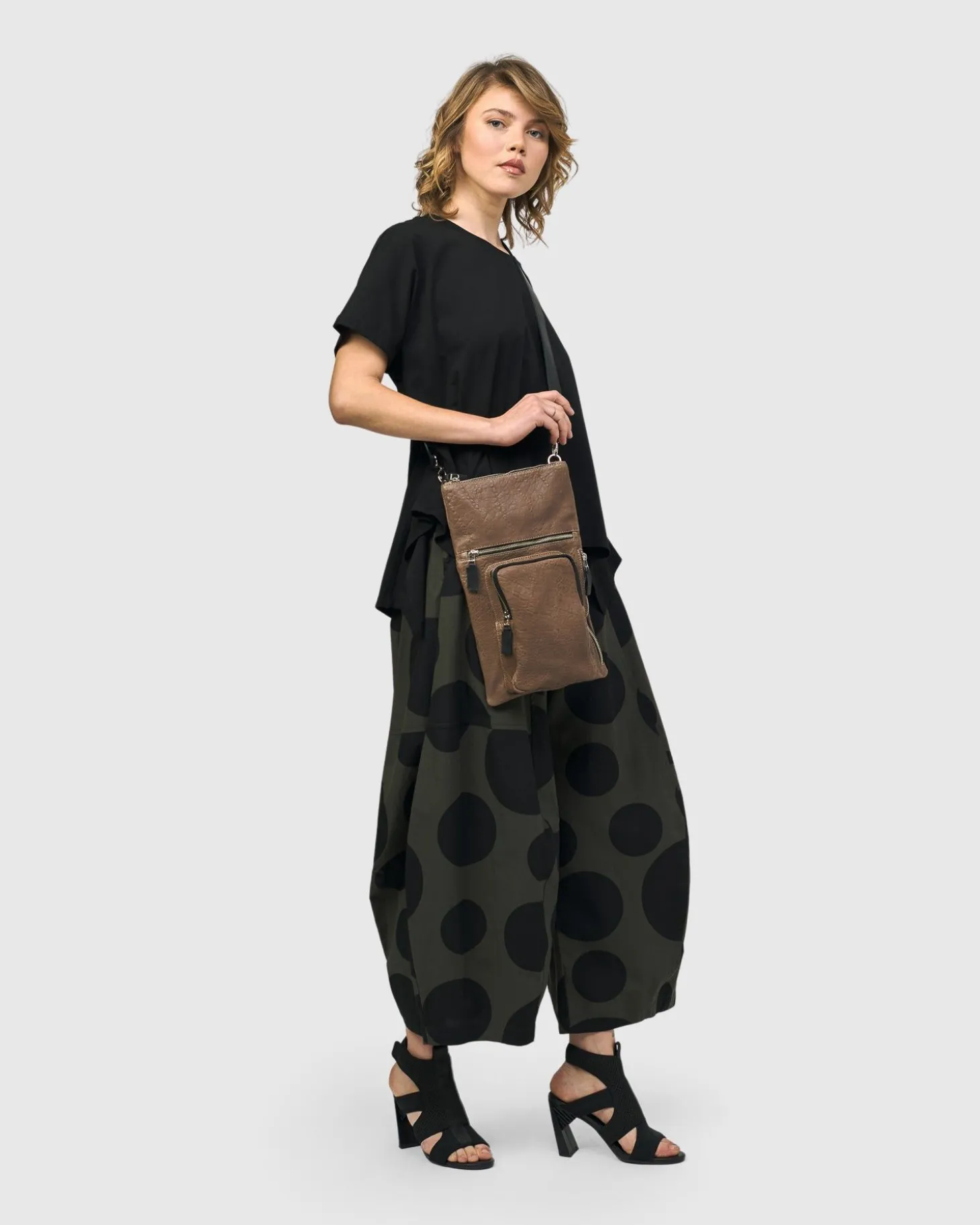 Women Alembika Flat Stash Pouch Bag, Wood