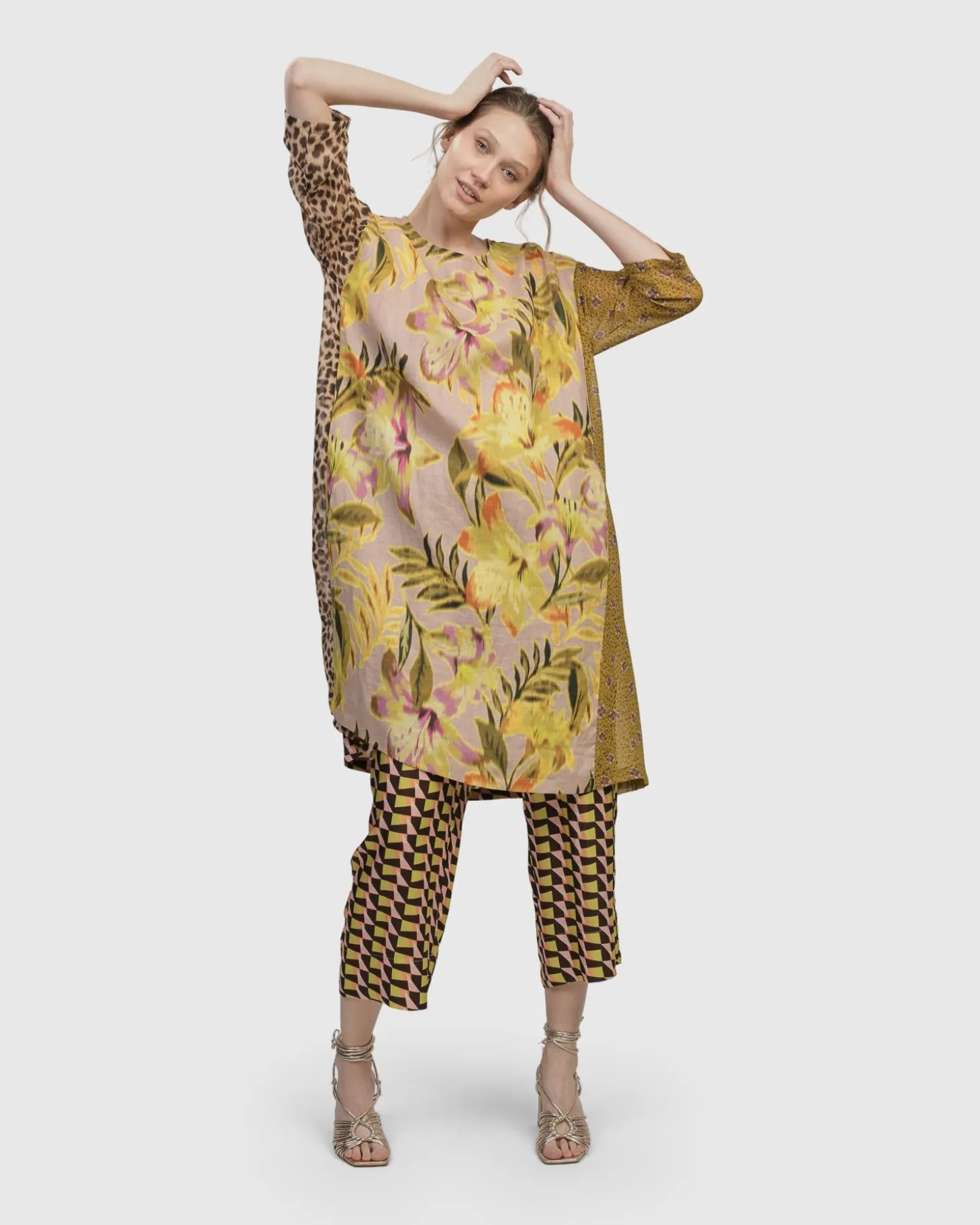 Women Alembika Fleur De Lis Shift Dress, Lilly