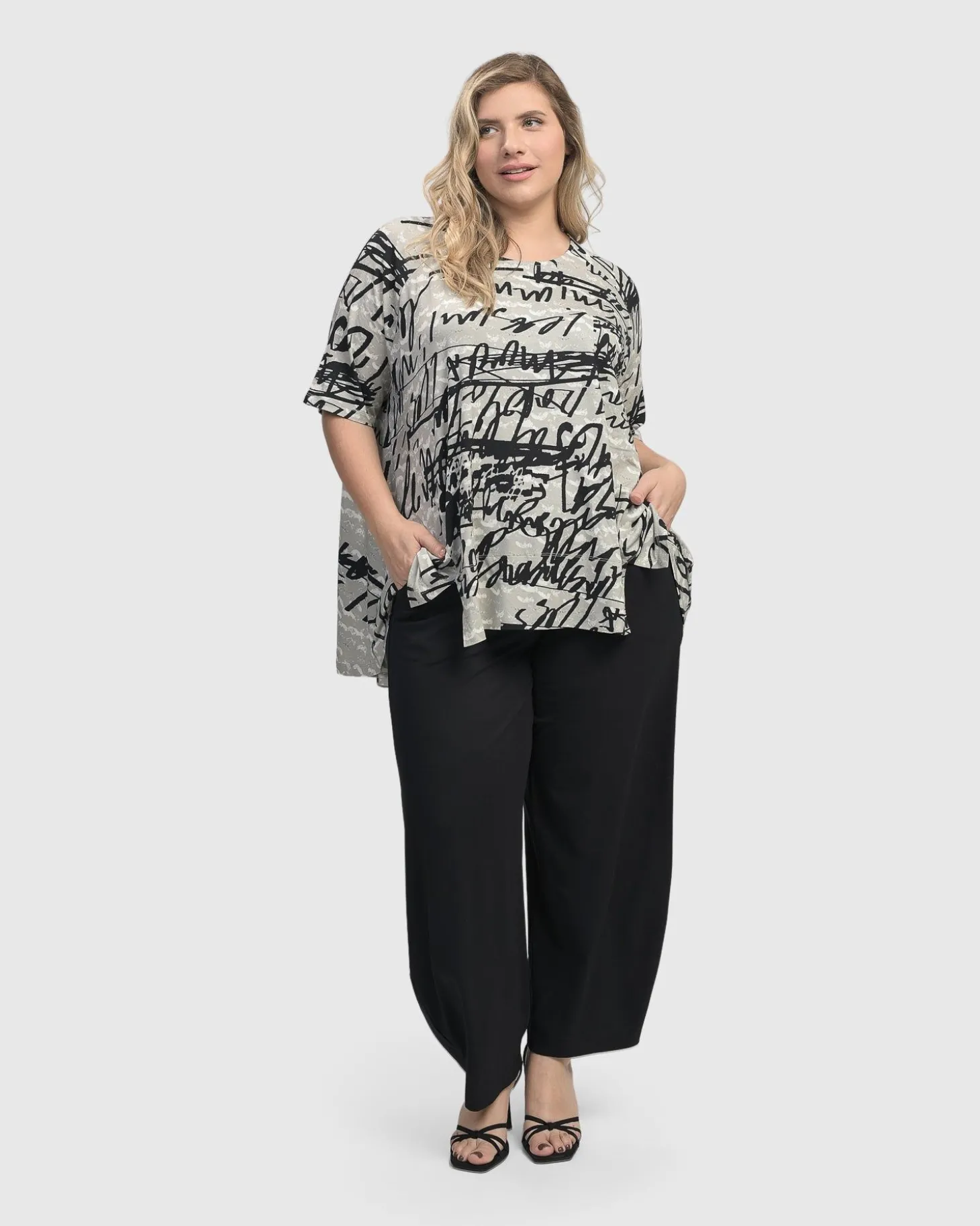 Women Alembika Flirty Swing T-Shirt, Script