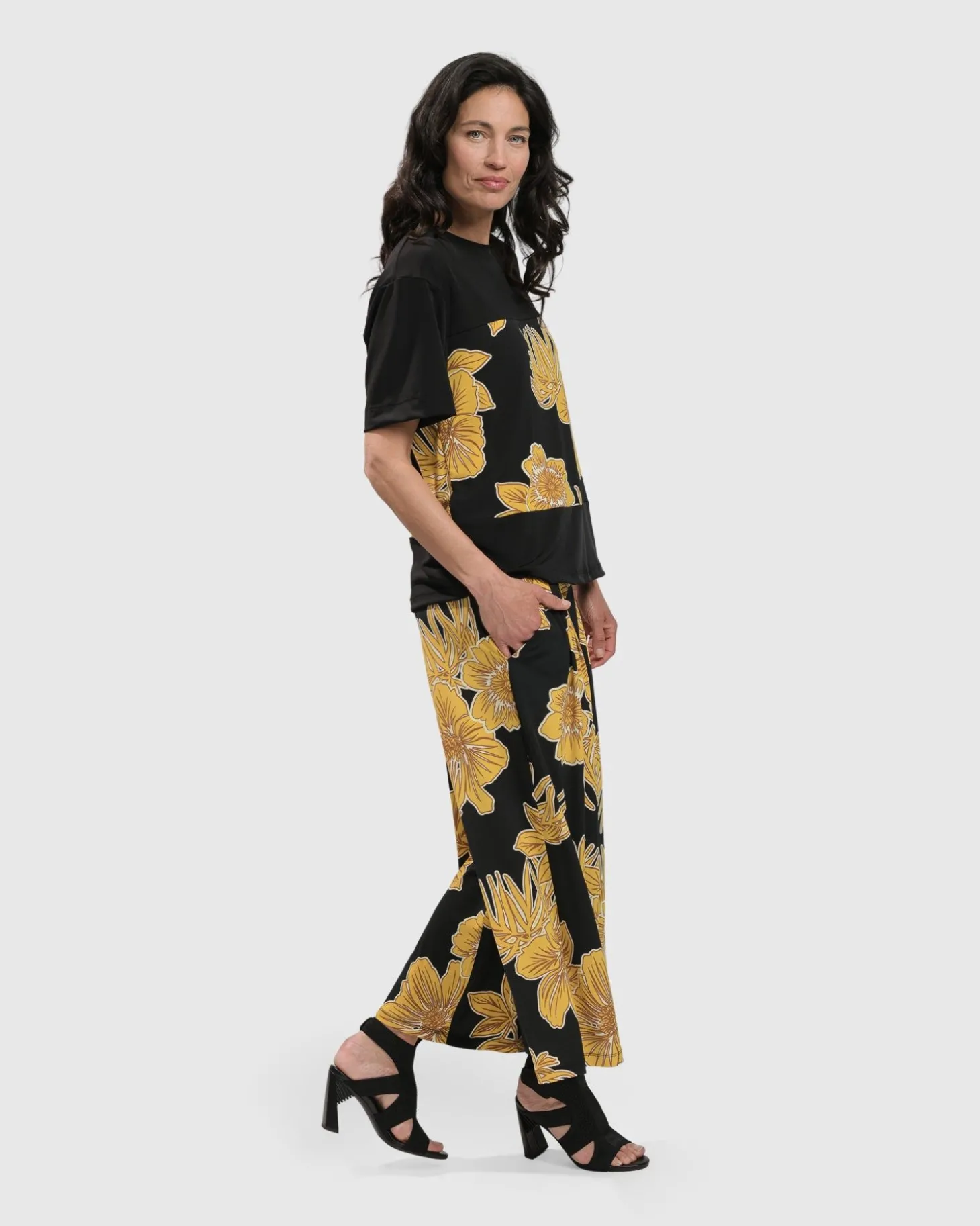 Women Alembika Flower Girl Boxy Top, Gold