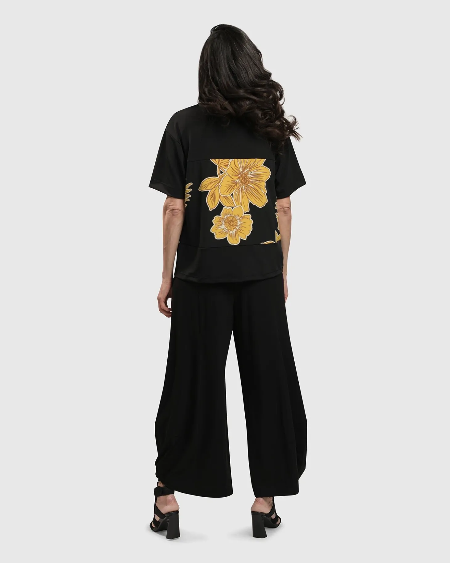 Women Alembika Flower Girl Boxy Top, Gold