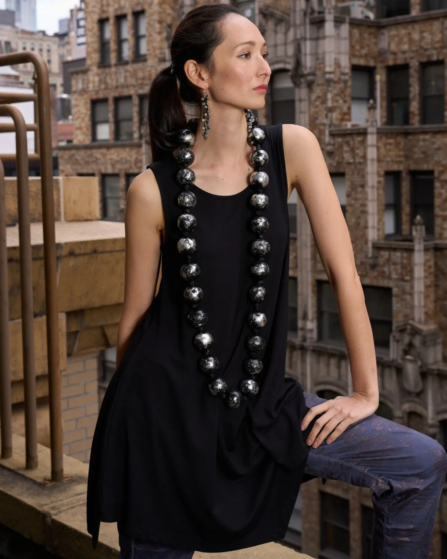 Women Alembika Giant Bead Necklace, Silver