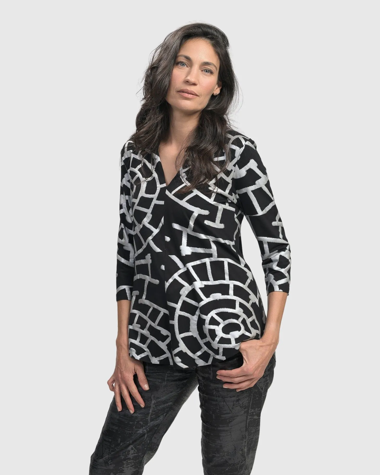Women Alembika Hypnotic Signature V Neck Top, Silver