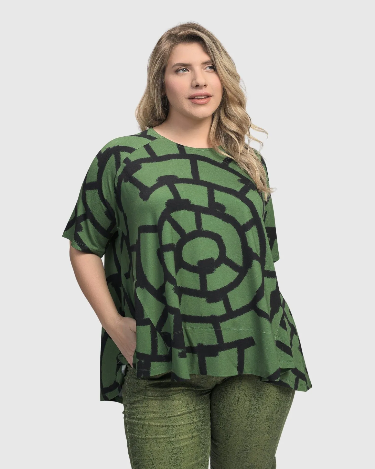 Women Alembika Hypnotic Swing Tunic Top, Clover