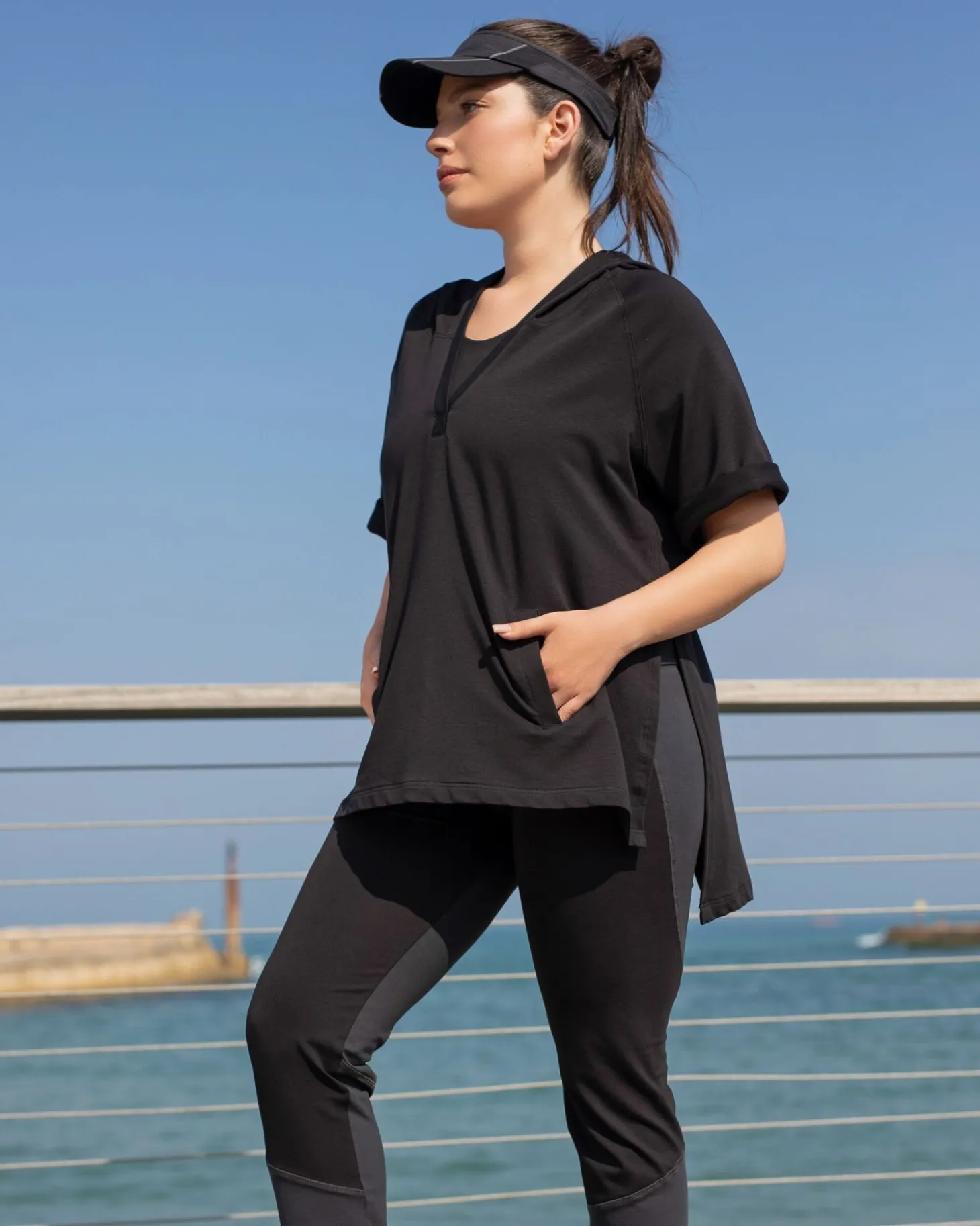 Women Alembika Inhale Hooded Hi-Lo Top, Solid Black