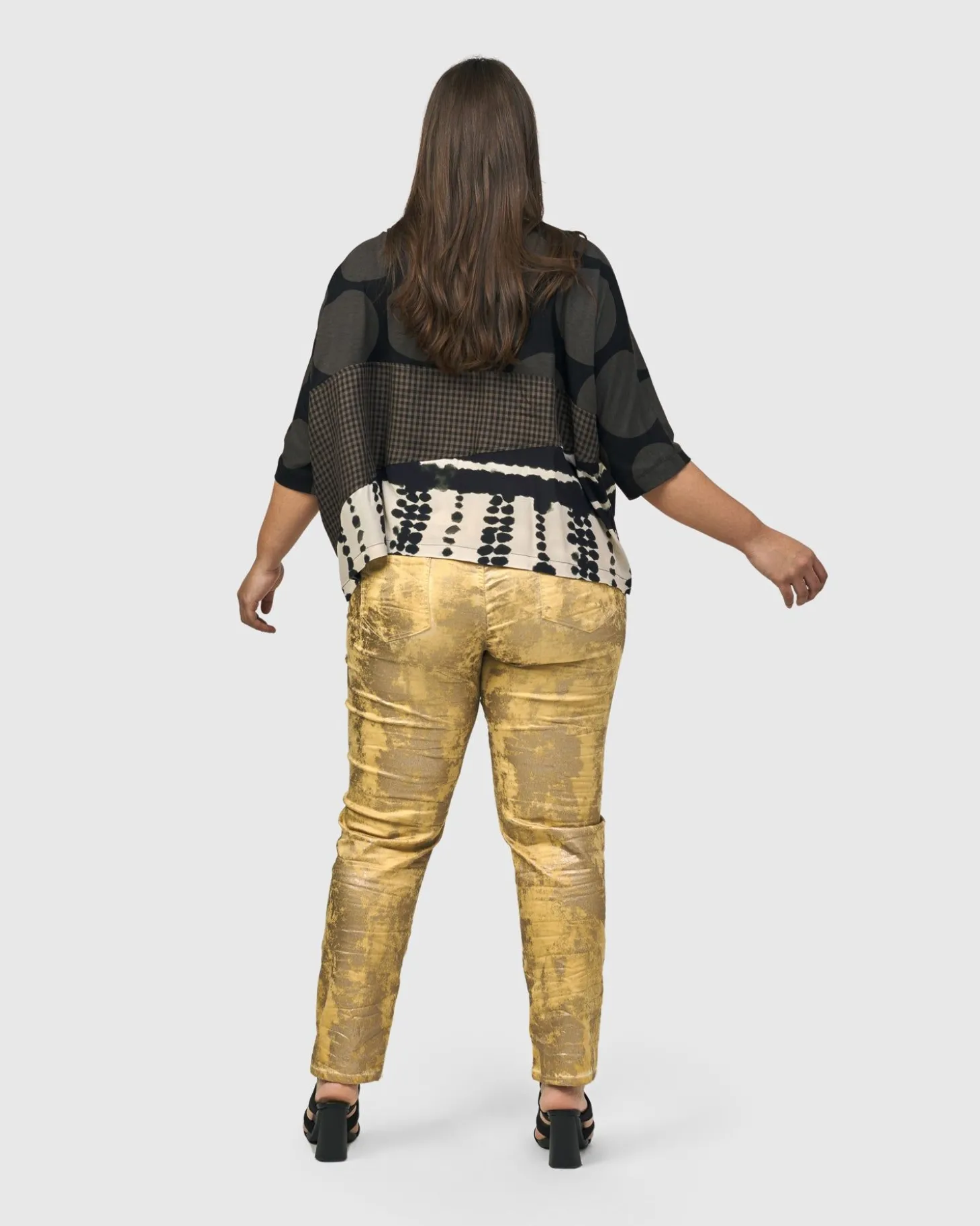 Women Alembika Izma Boxy Tee, Savanna