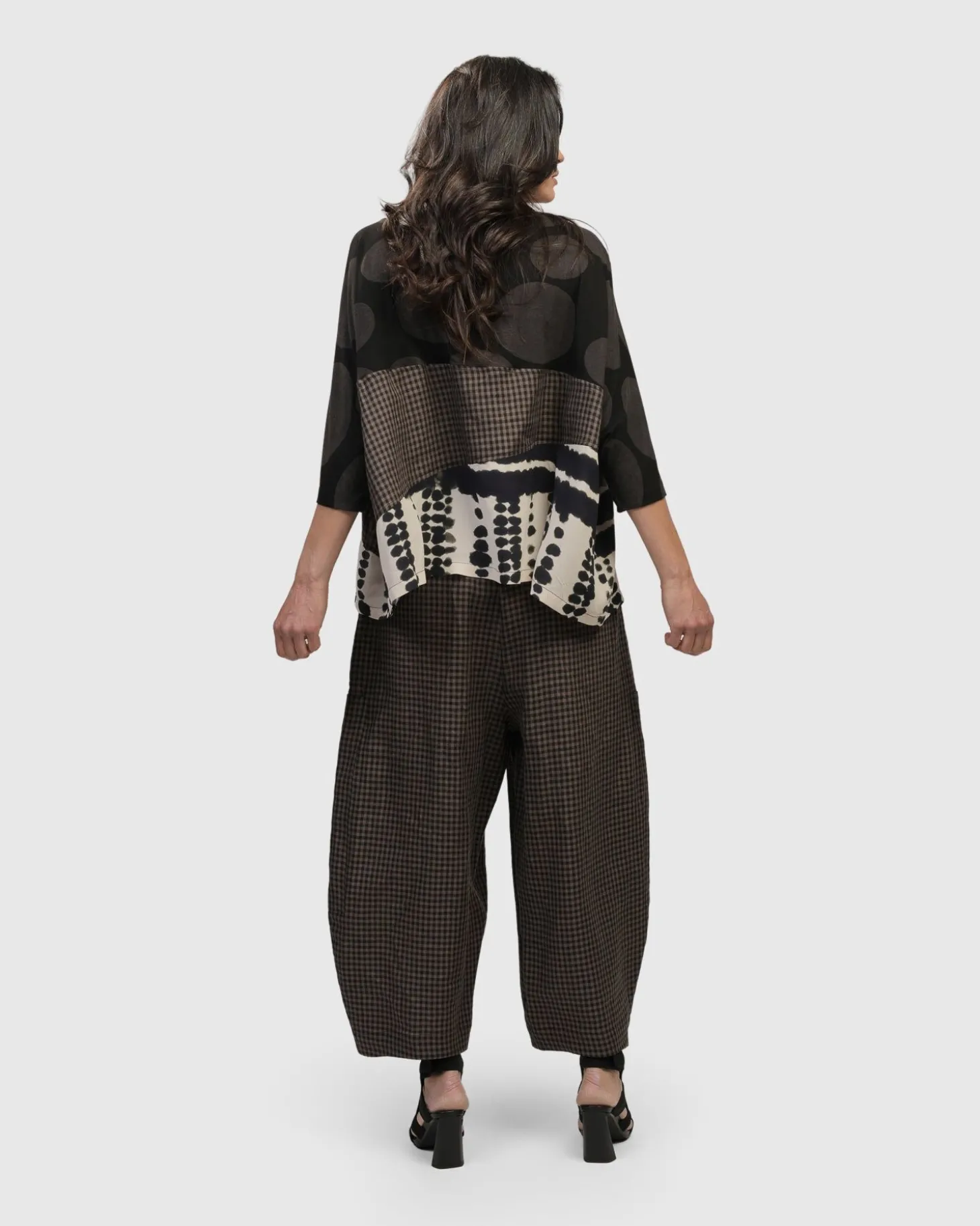 Women Alembika Izma Boxy Tee, Savanna