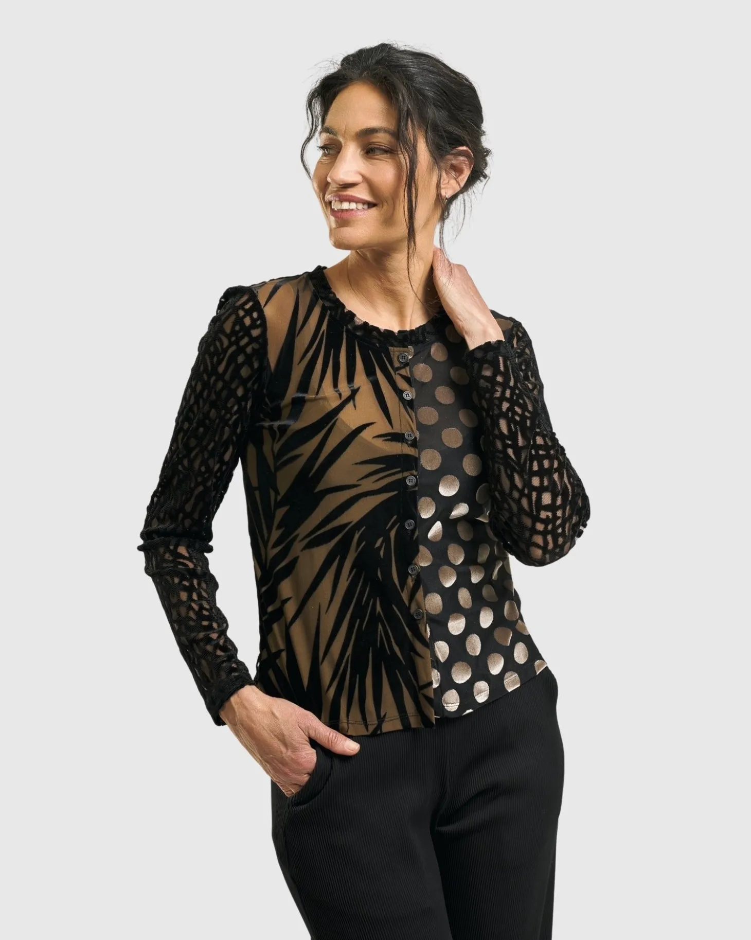 Women Alembika Kuzco Cropped Cardigan Top, Gold
