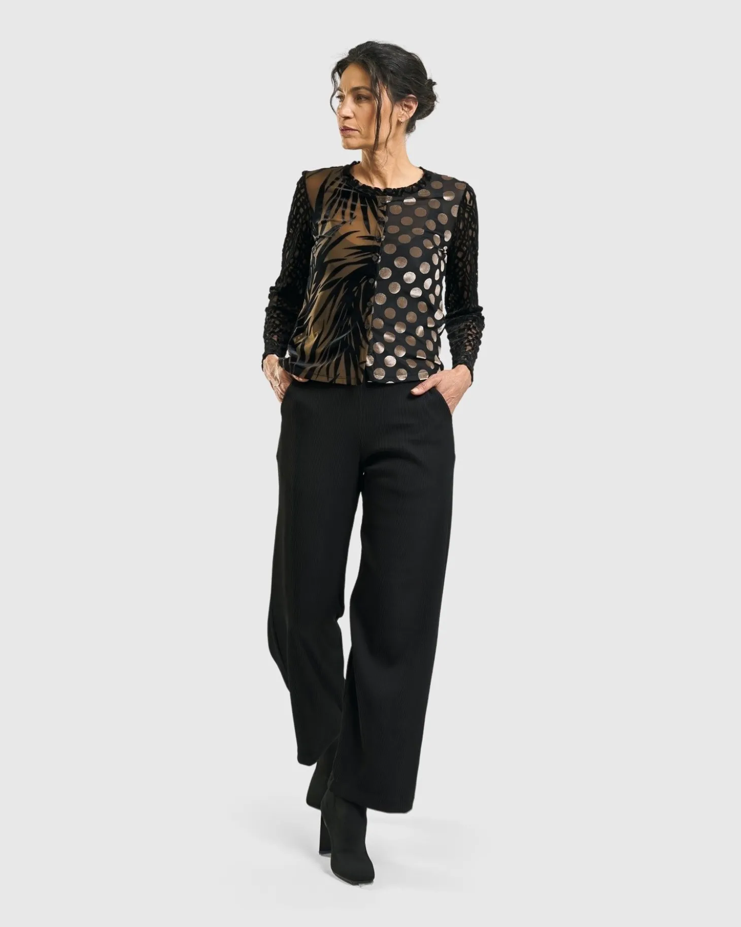 Women Alembika Kuzco Cropped Cardigan Top, Gold
