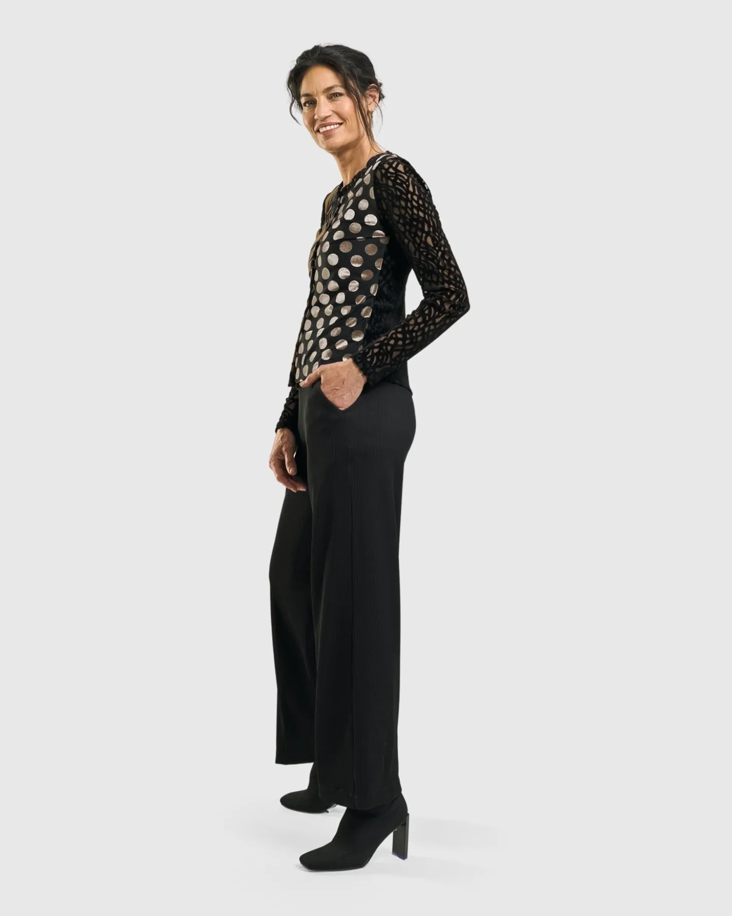 Women Alembika Kuzco Cropped Cardigan Top, Gold