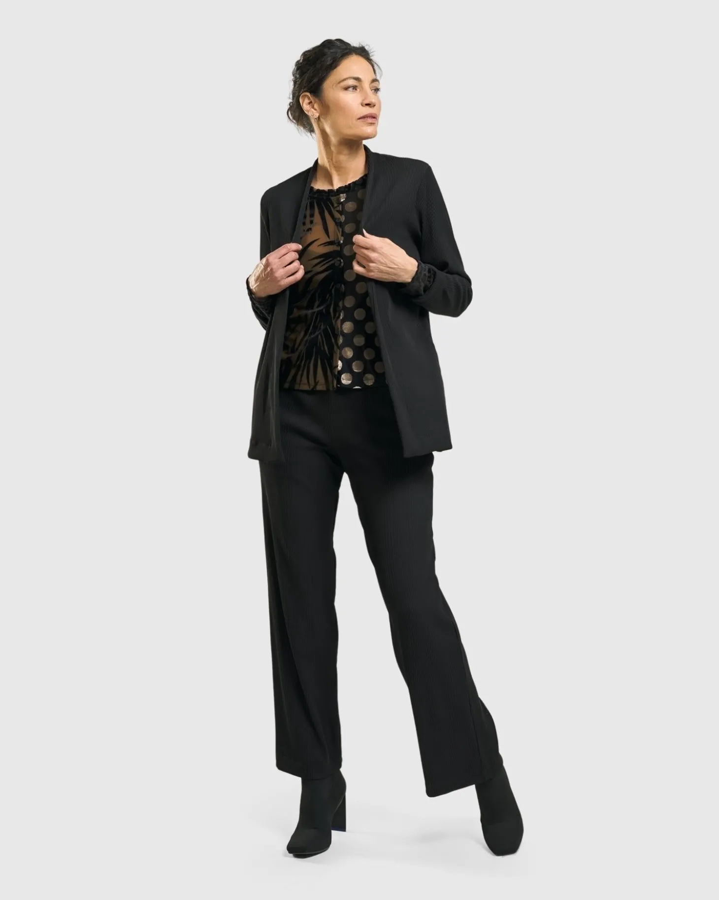 Women Alembika Kuzco Cropped Cardigan Top, Gold