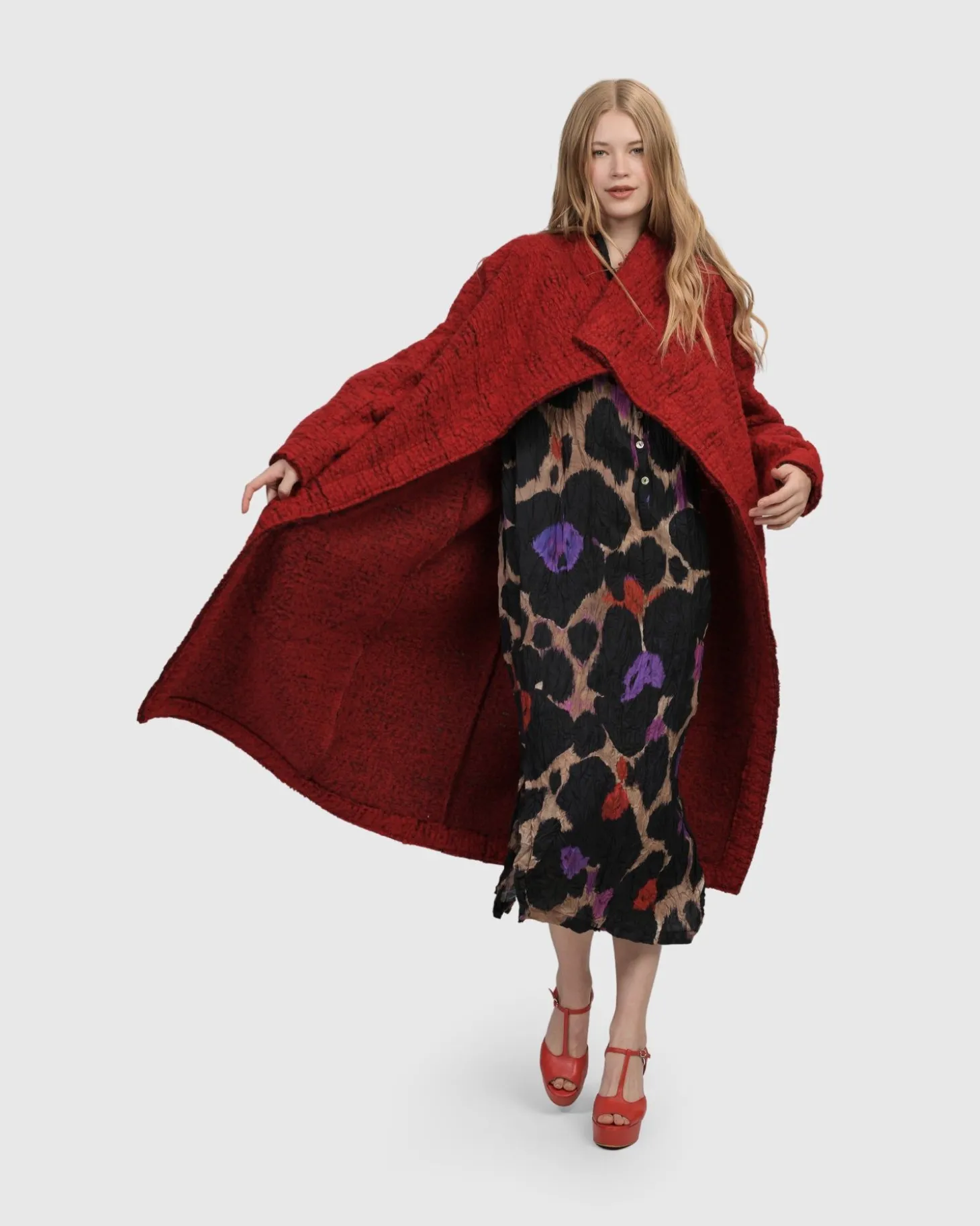 Women Alembika Leading Lady Coat, Scarlet