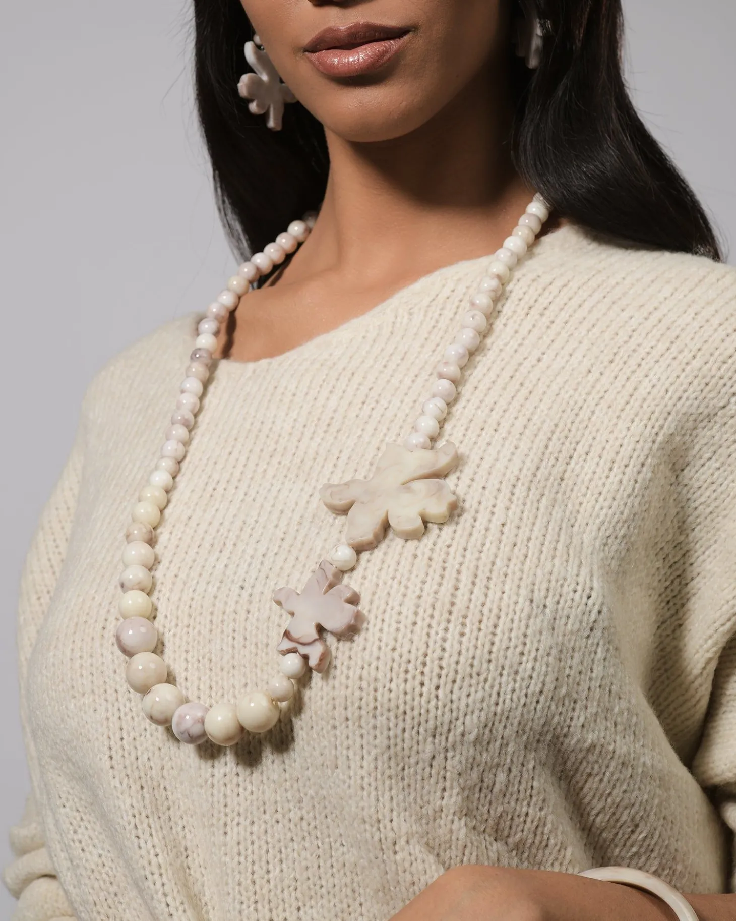 Women Alembika Lotus Bead Necklace, Oat