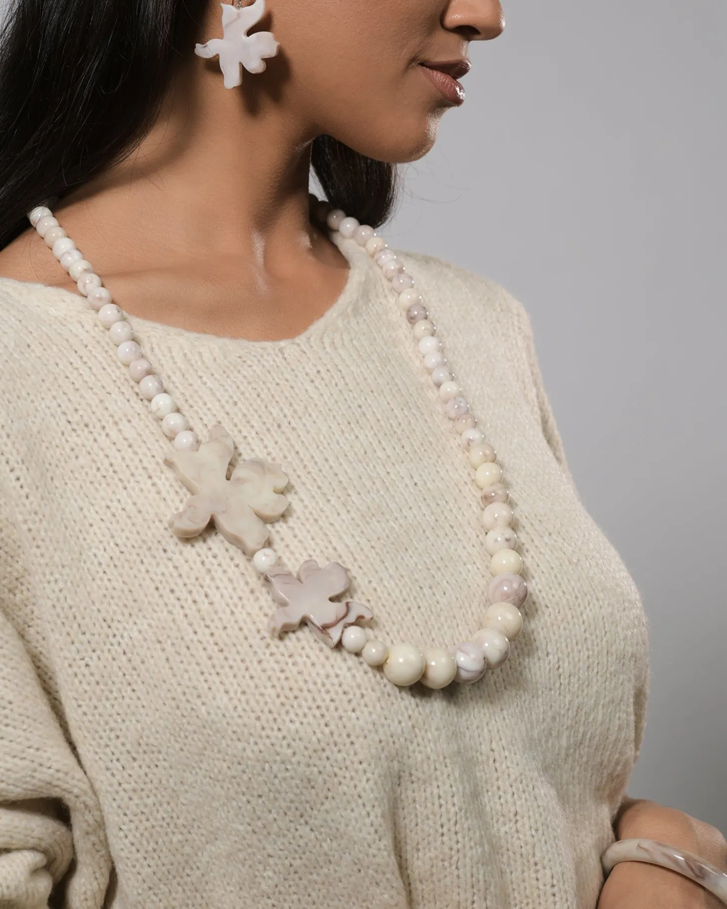 Women Alembika Lotus Bead Necklace, Oat