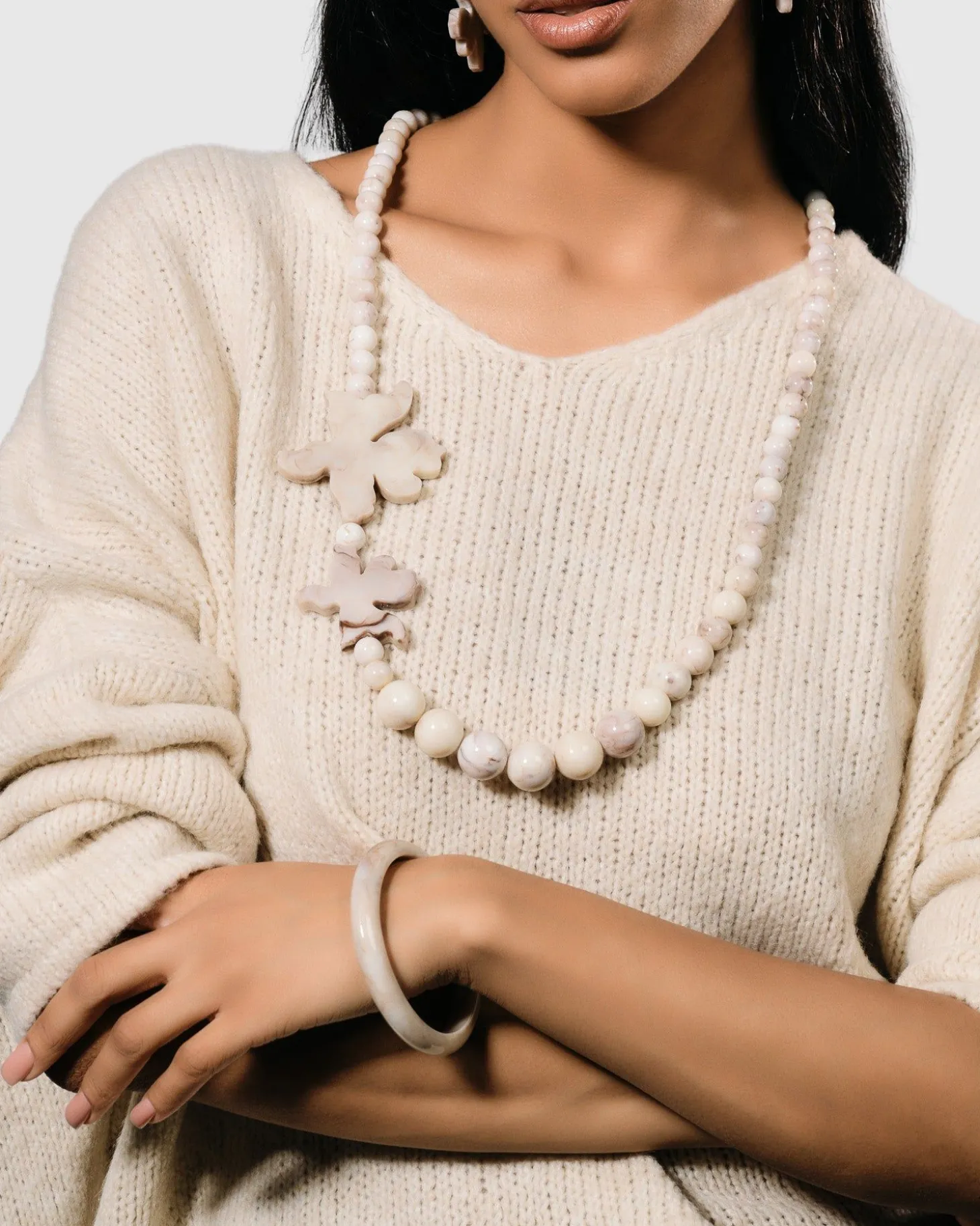 Women Alembika Lotus Bead Necklace, Oat