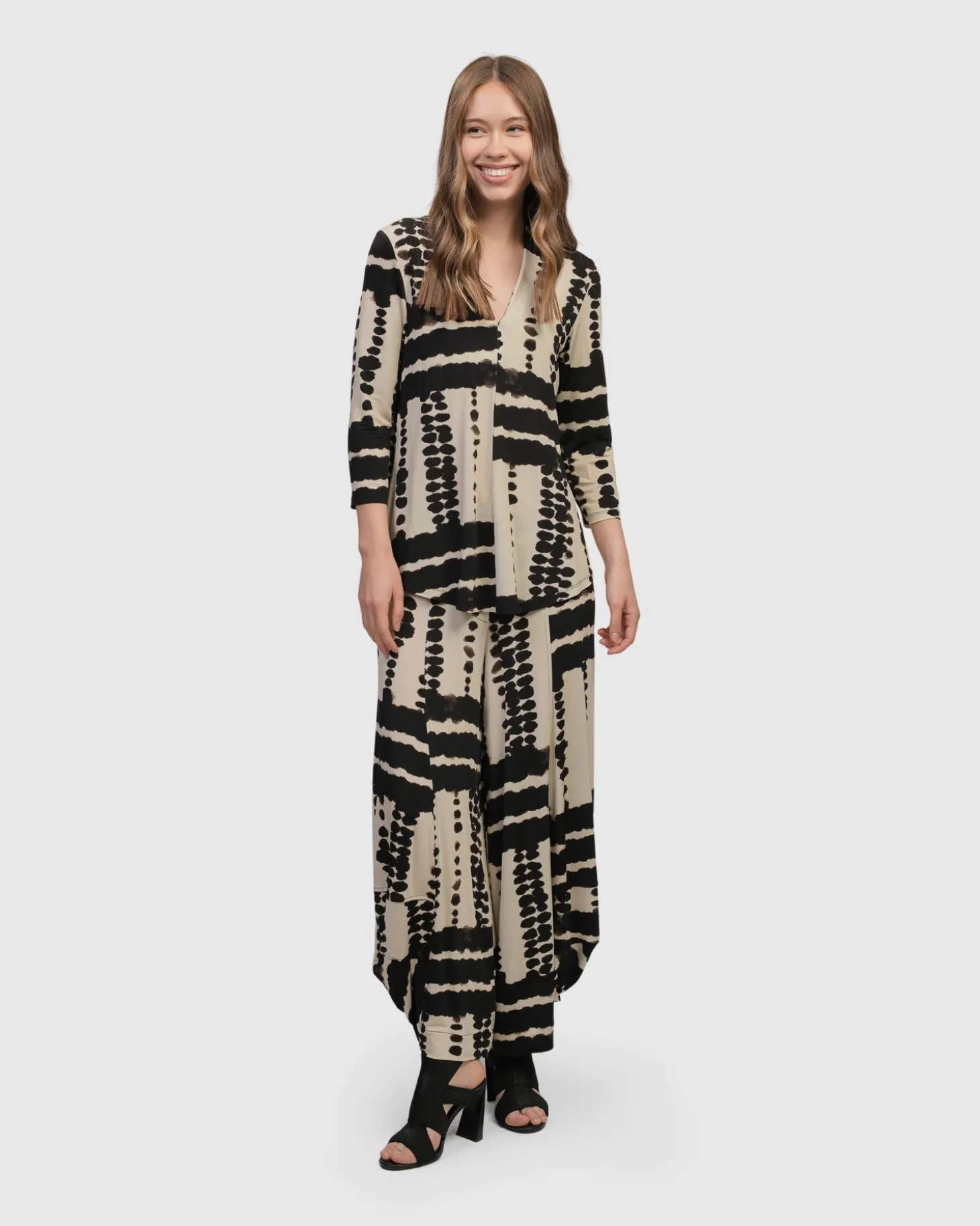 Women Alembika Luna Punto Pants, Savanna